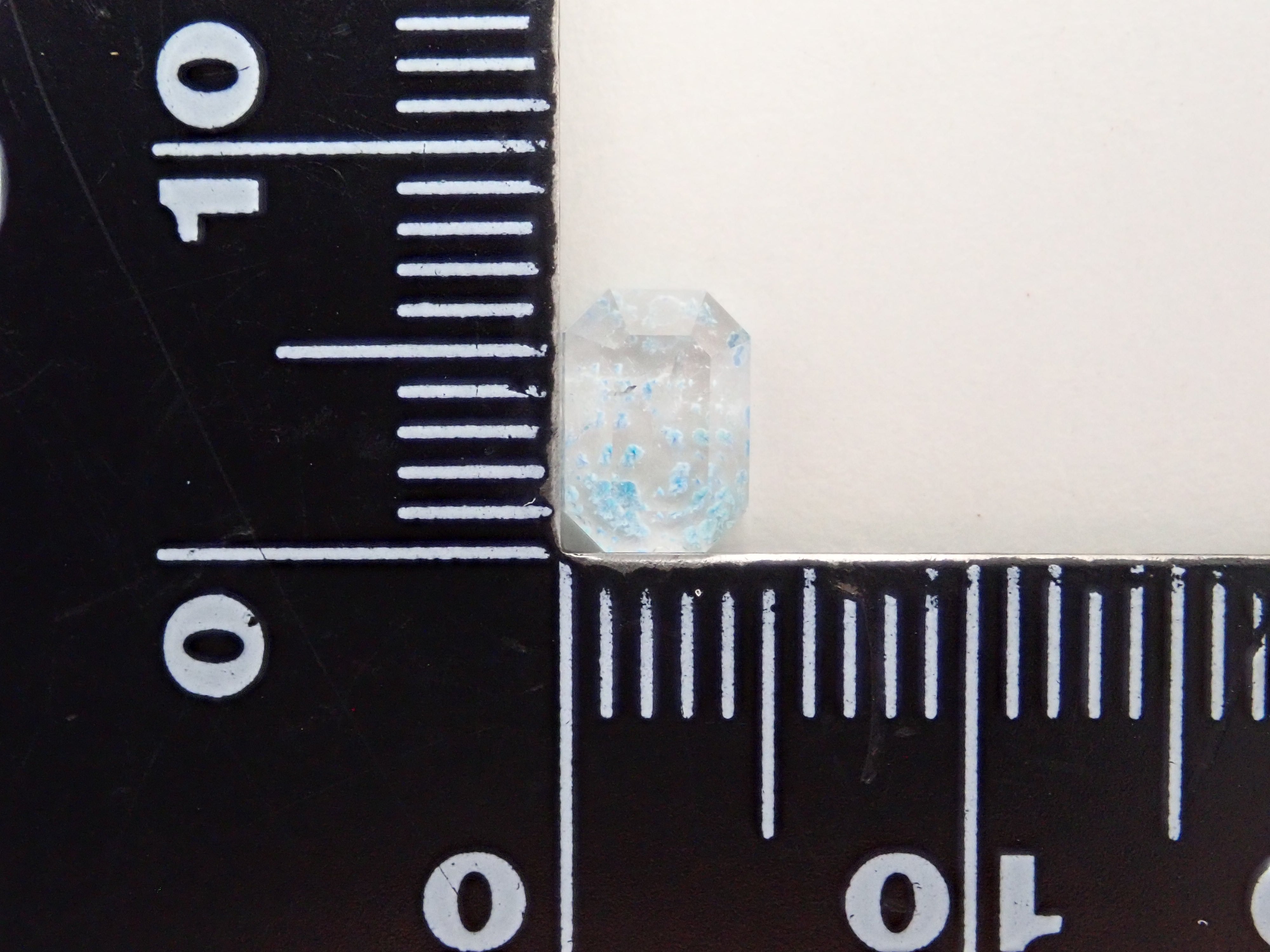 【1/18 22時販売】ブラジル産メデューサクォーツ（パライバクォーツ） 0.748ctルース