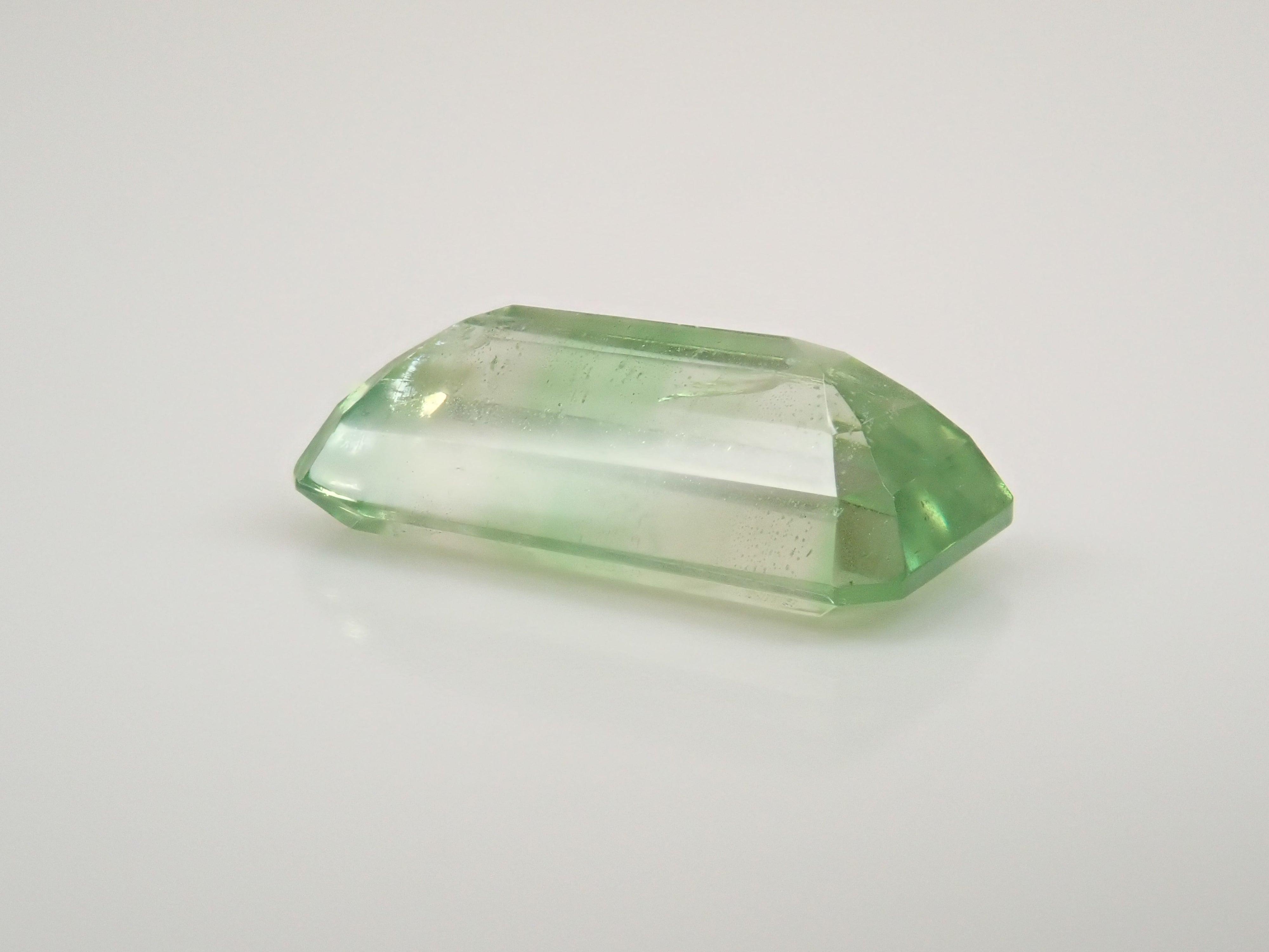 【1/18 22時販売】タンザニア産バイカラーグロッシュラーガーネット 2.997ctルース