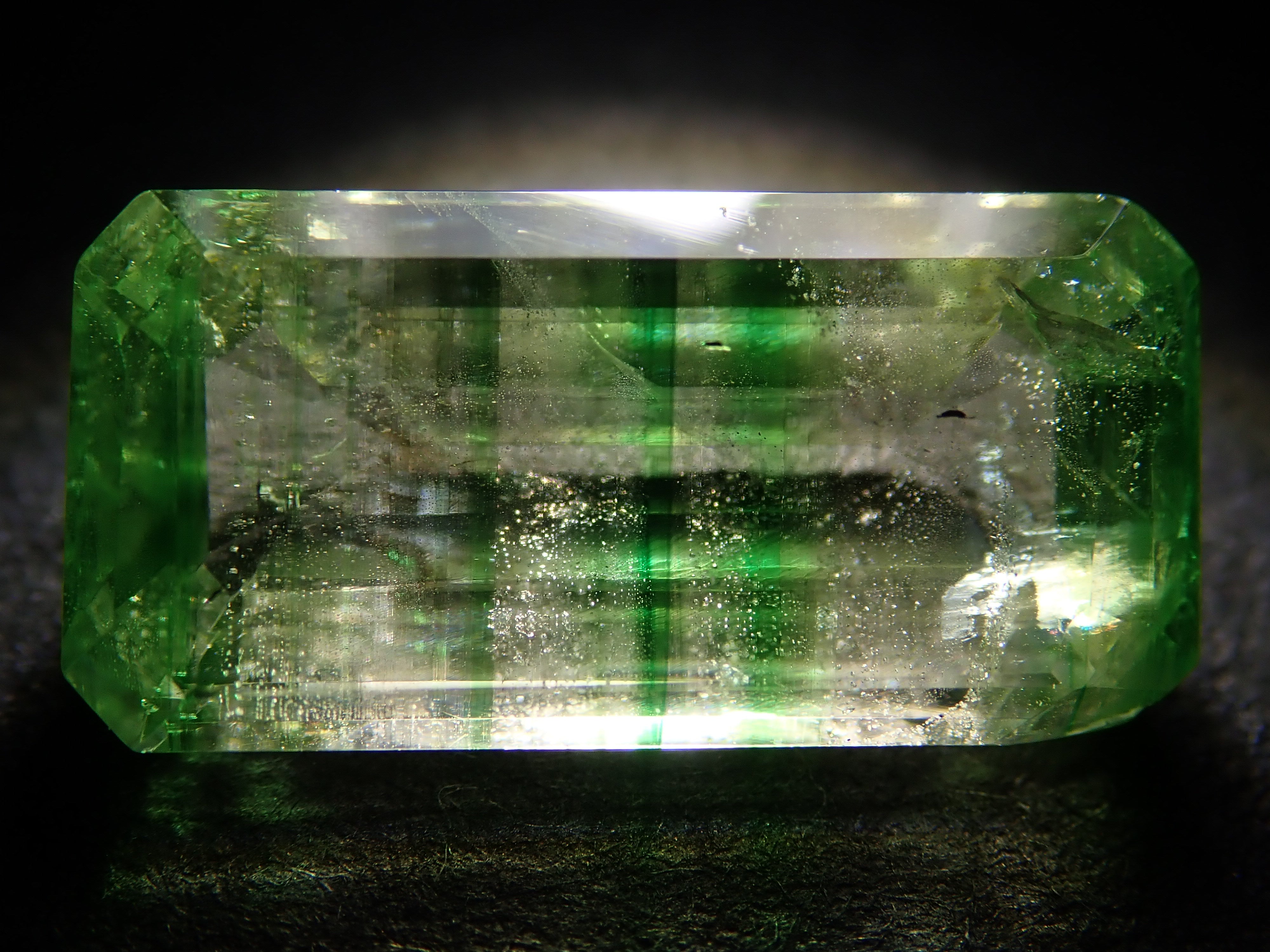 【1/18 22時販売】タンザニア産バイカラーグロッシュラーガーネット 2.997ctルース