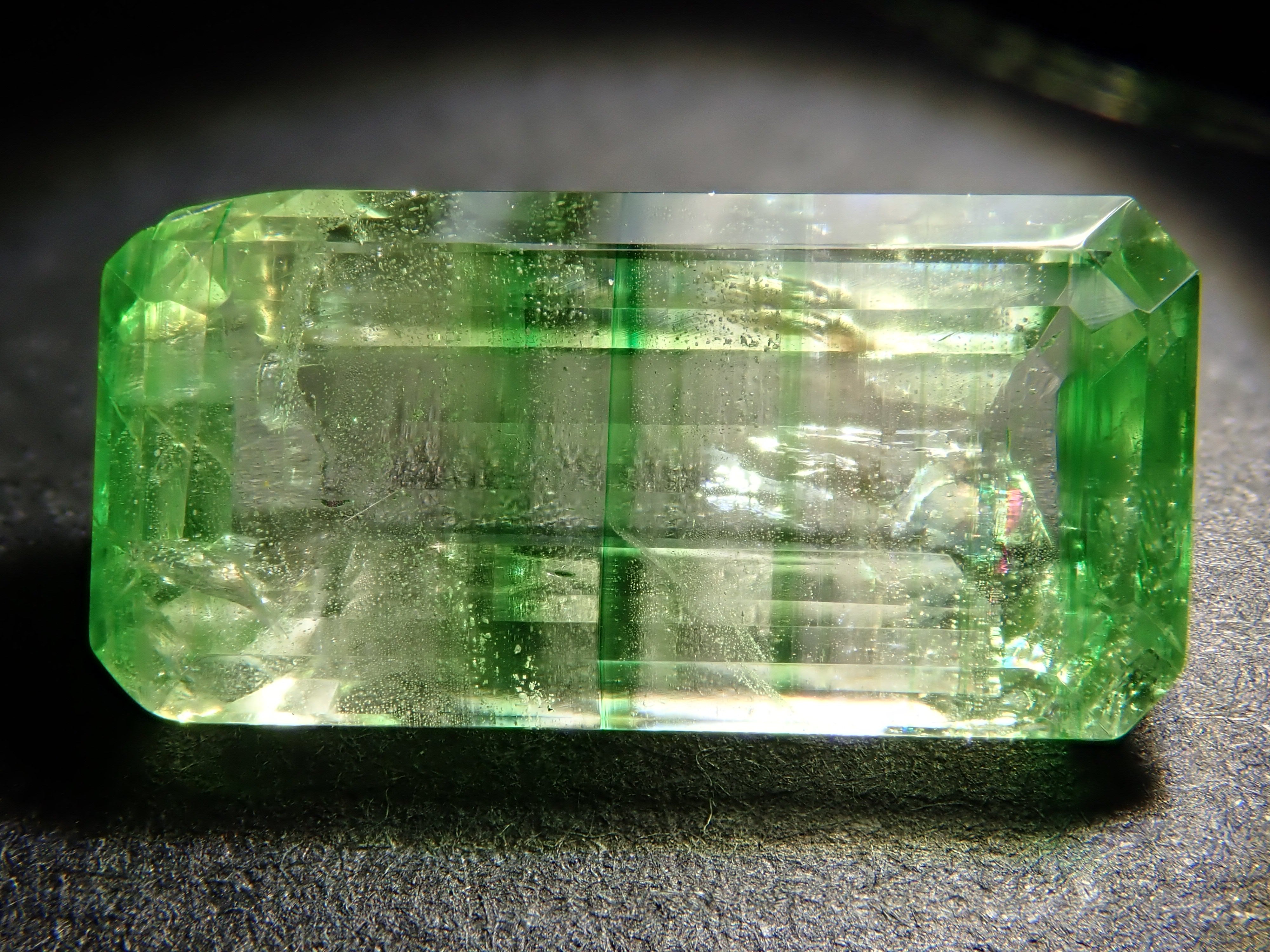 【1/18 22時販売】タンザニア産バイカラーグロッシュラーガーネット 2.997ctルース