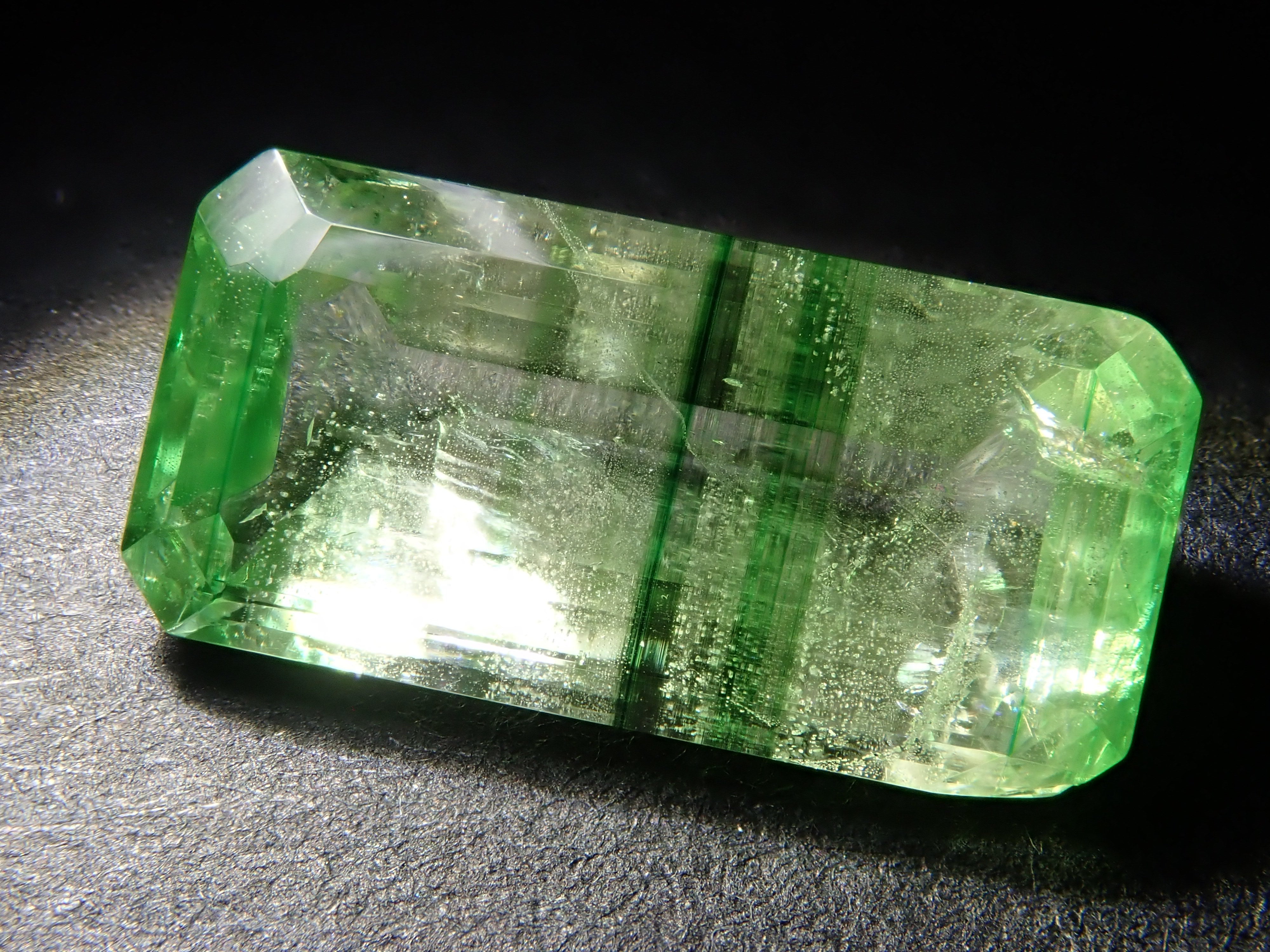 【1/18 22時販売】タンザニア産バイカラーグロッシュラーガーネット 2.997ctルース