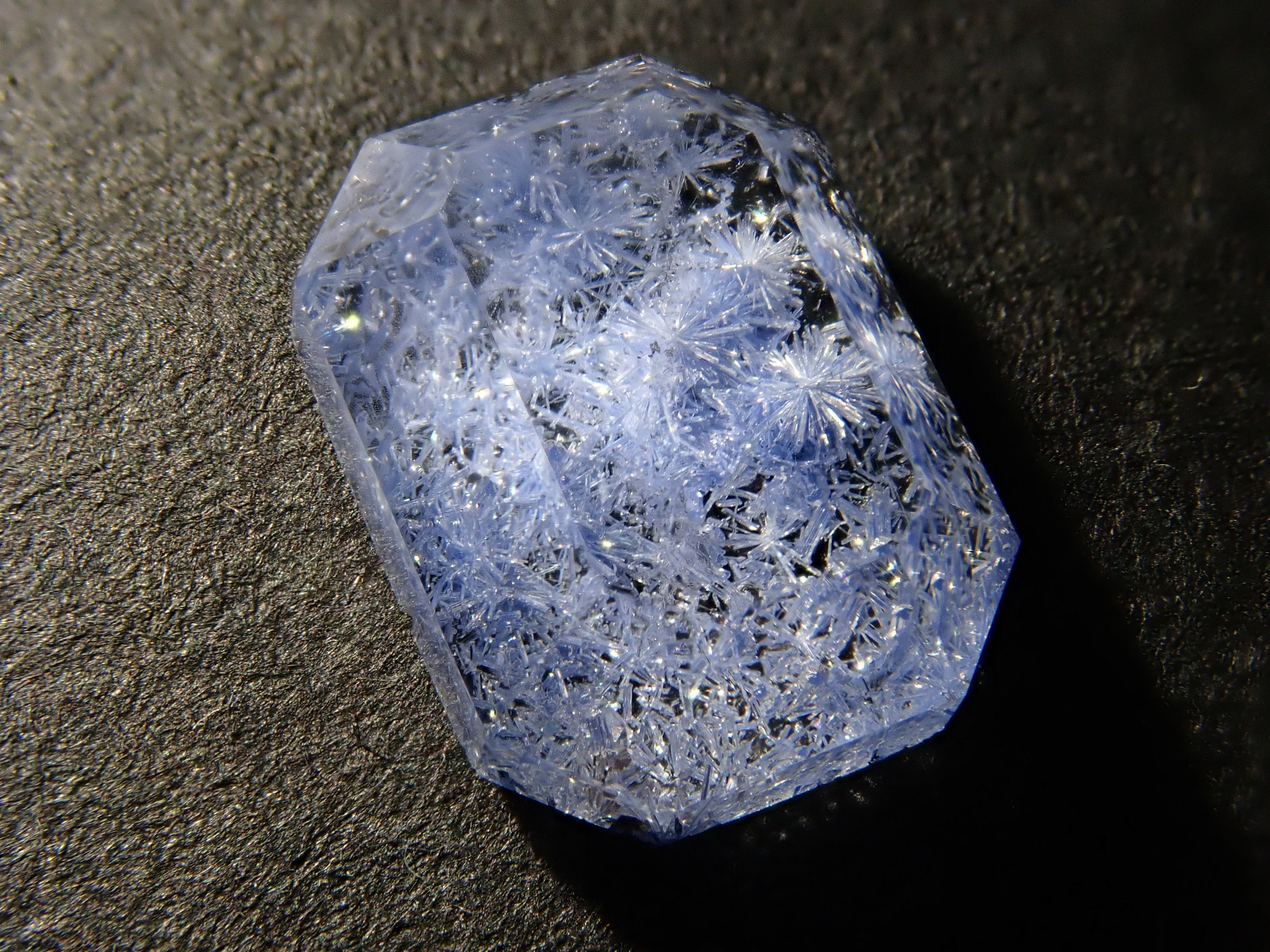 【1/18 22時販売】ブラジル産デュモルチェライトインクォーツ 1.736ctルース