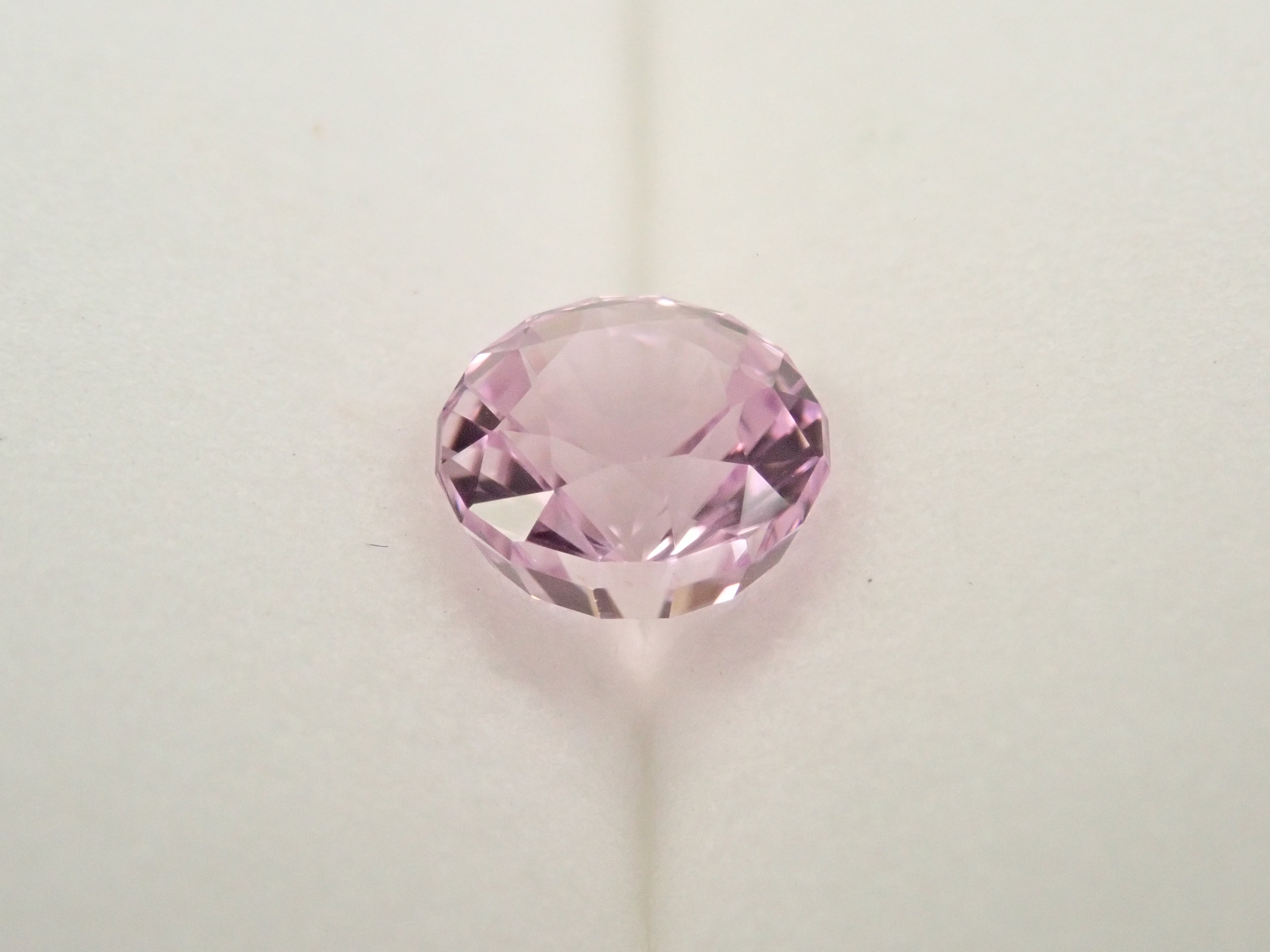 【1/18 22時販売】アフガニスタン産クンツァイト 5.6mm/0.897ctルース