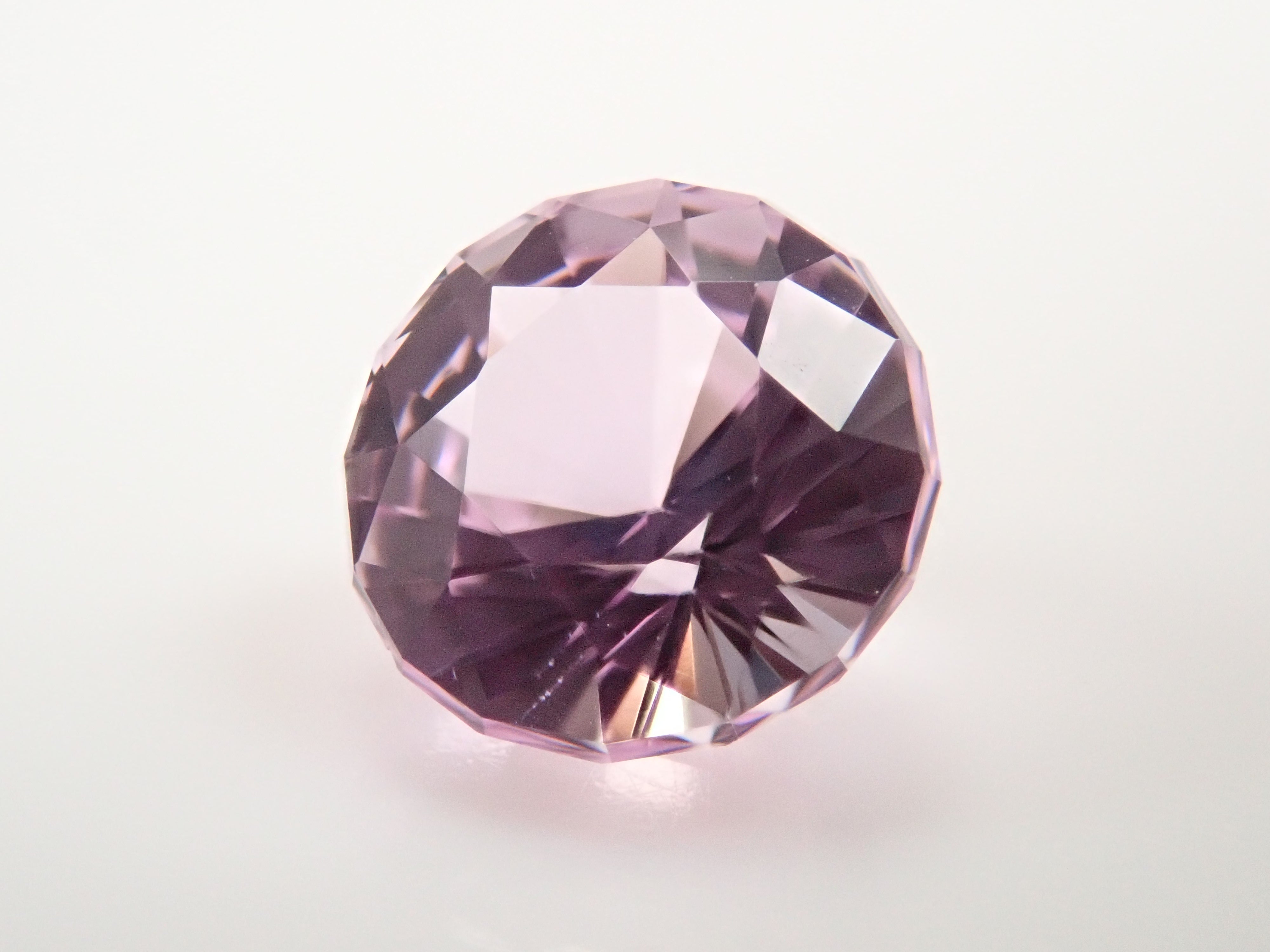 【1/18 22時販売】アフガニスタン産クンツァイト 5.6mm/0.897ctルース