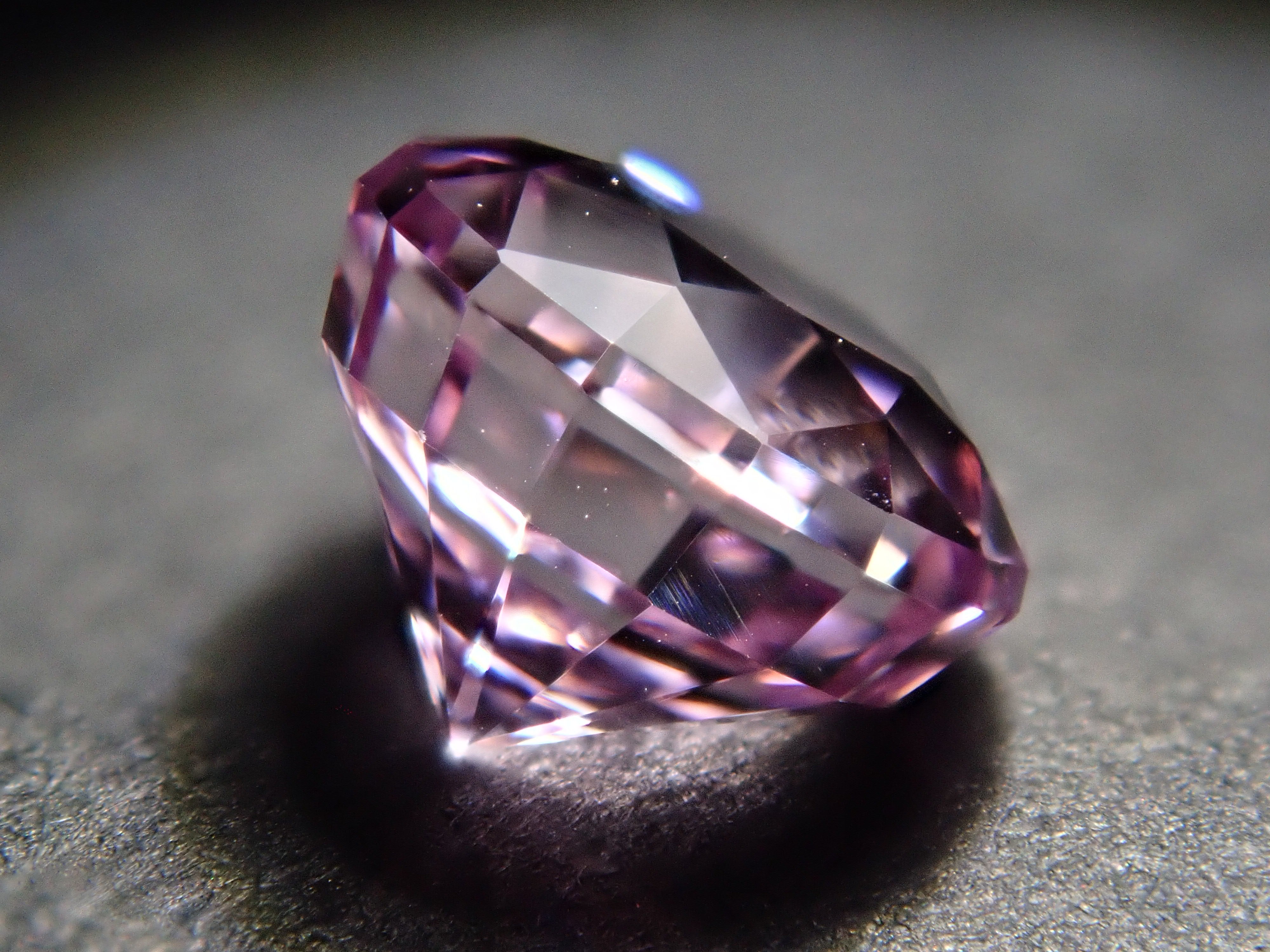 12557592掲載】アフガニスタン産クンツァイト（ライラックピンク