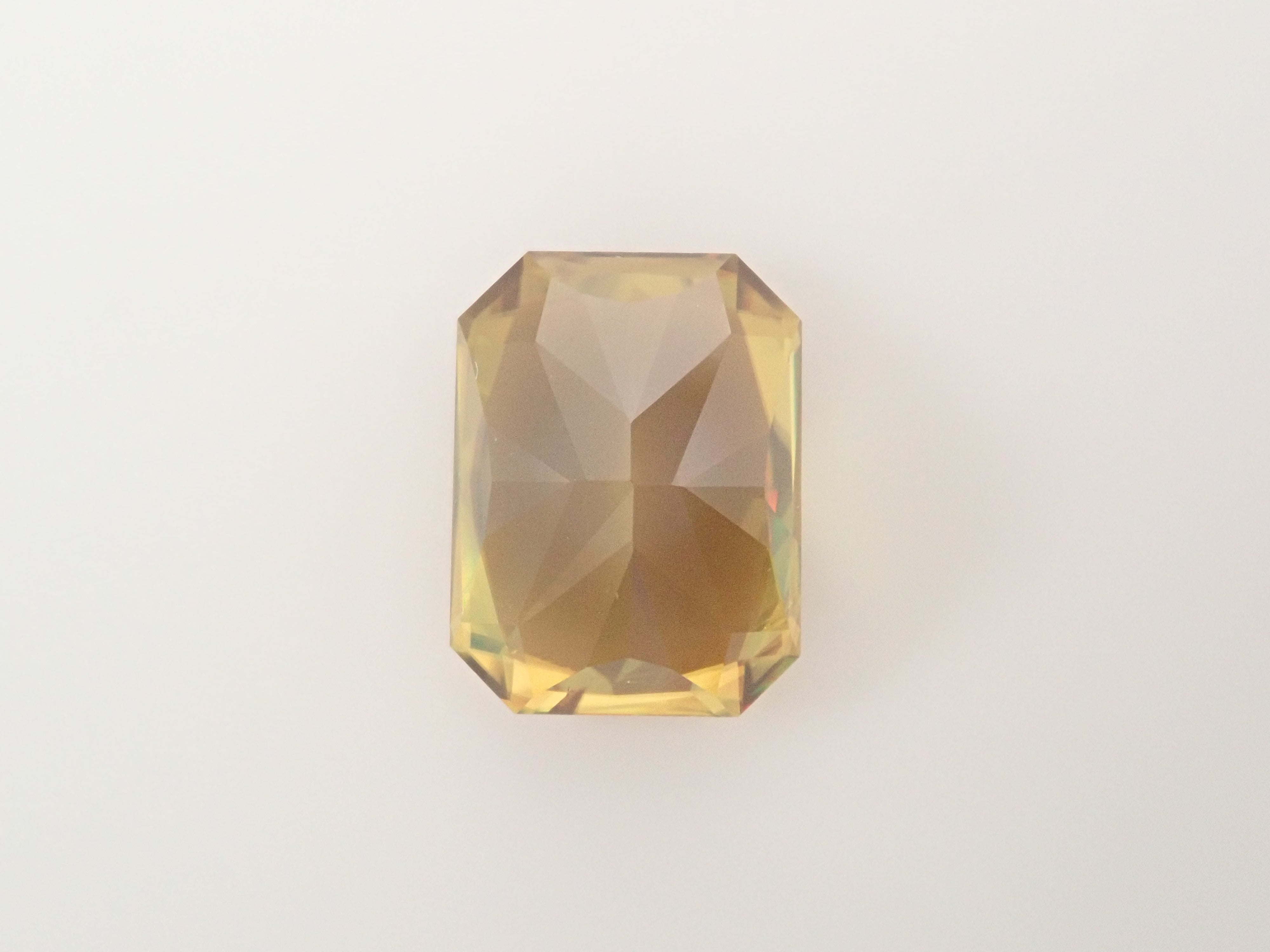 【1/20 22時販売】ジンバブエ産スフェーン 2.067ctルース