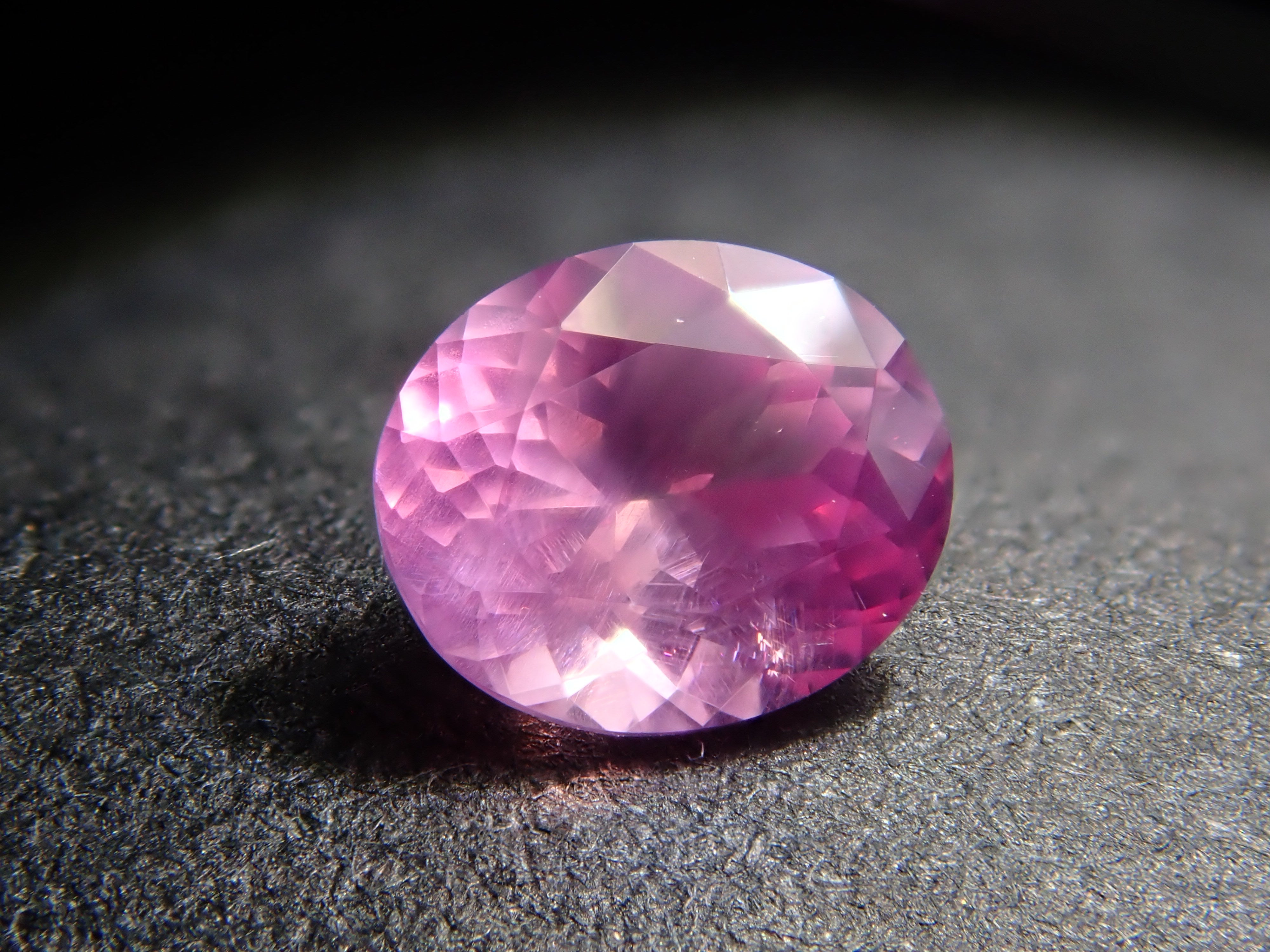 【1/20 22時販売】ベトナム産非加熱シルキーピンクサファイア 0.257ctルース