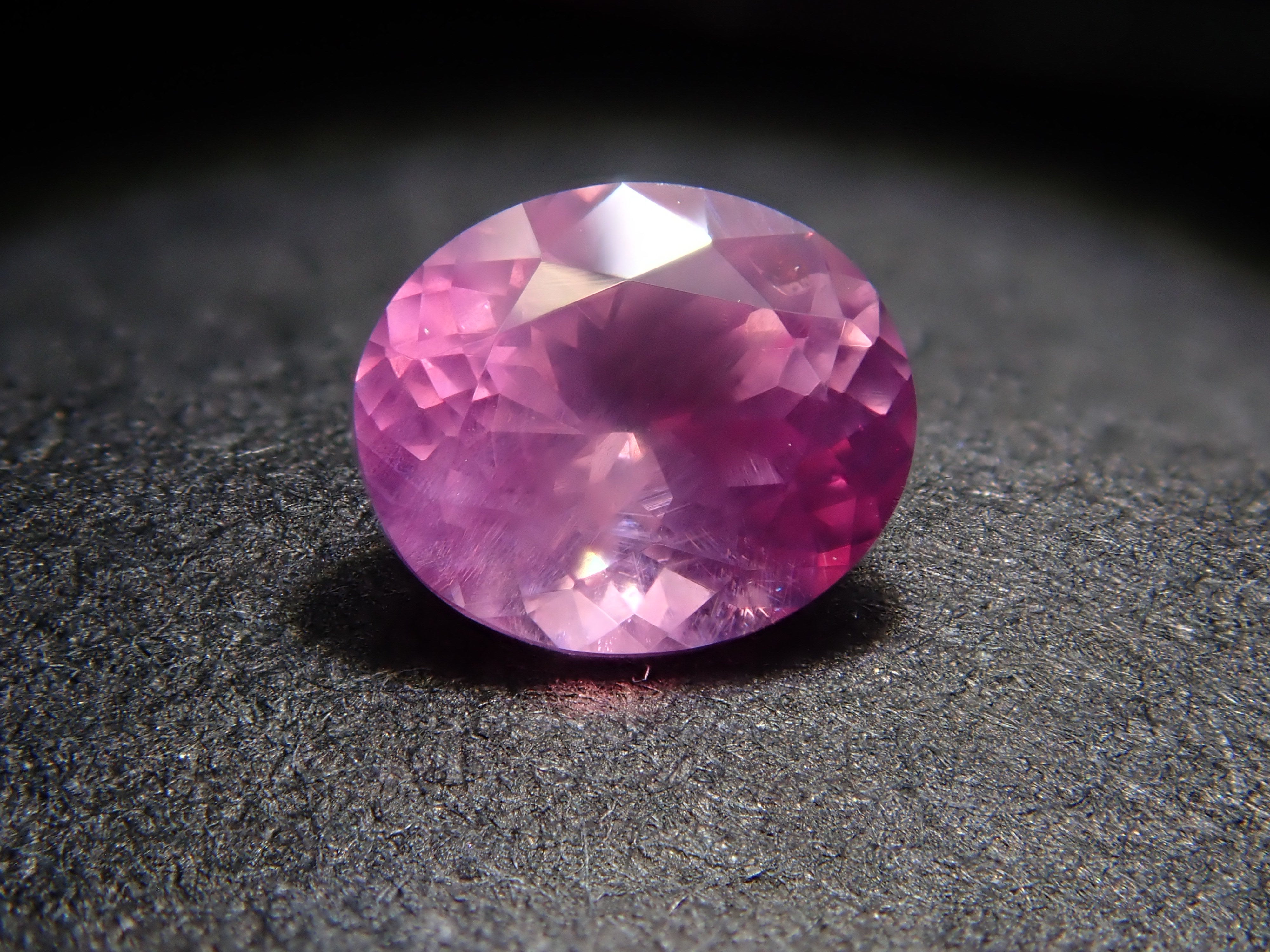 【1/20 22時販売】ベトナム産非加熱シルキーピンクサファイア 0.257ctルース
