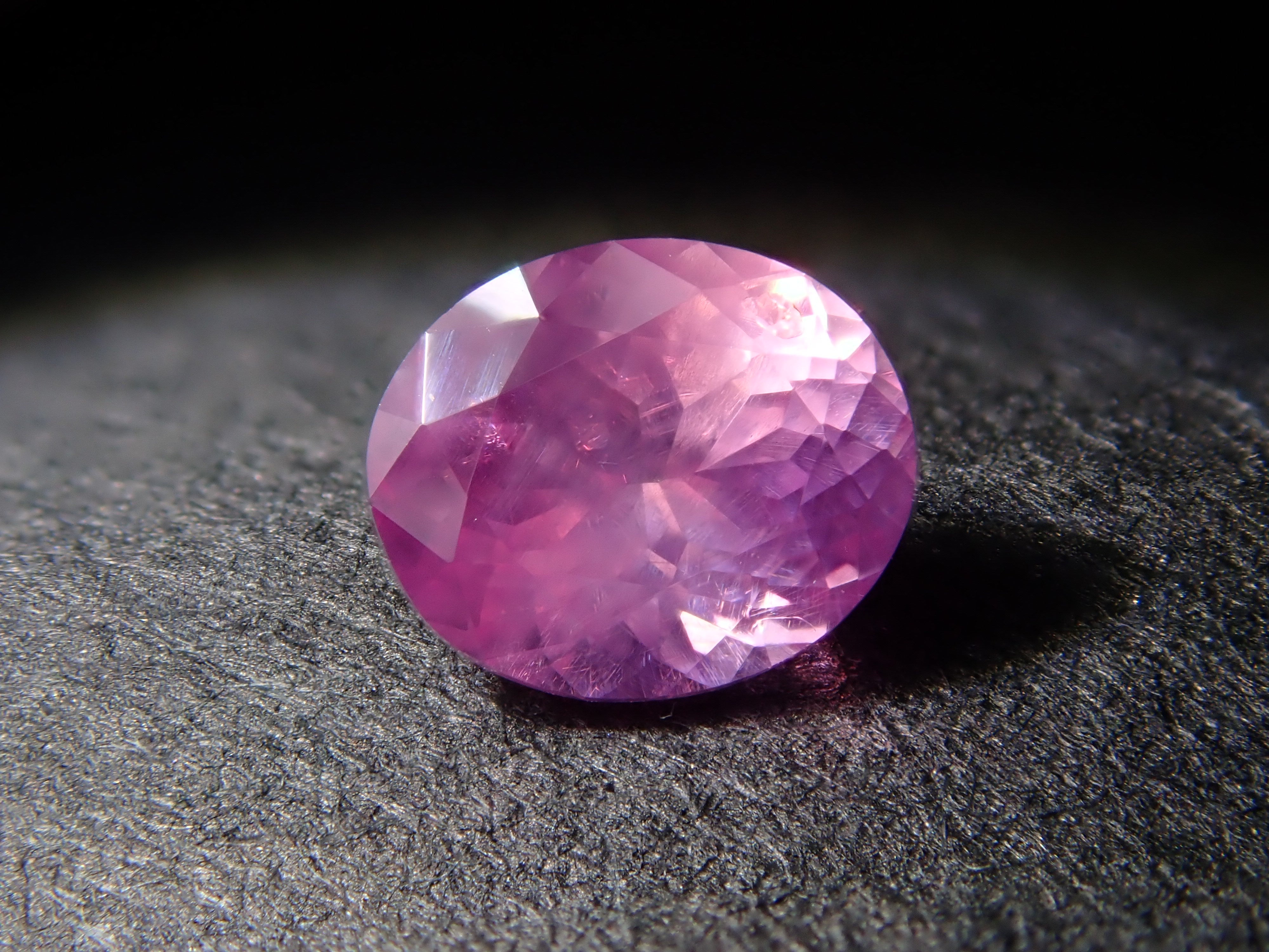 【1/20 22時販売】ベトナム産非加熱シルキーピンクサファイア 0.257ctルース
