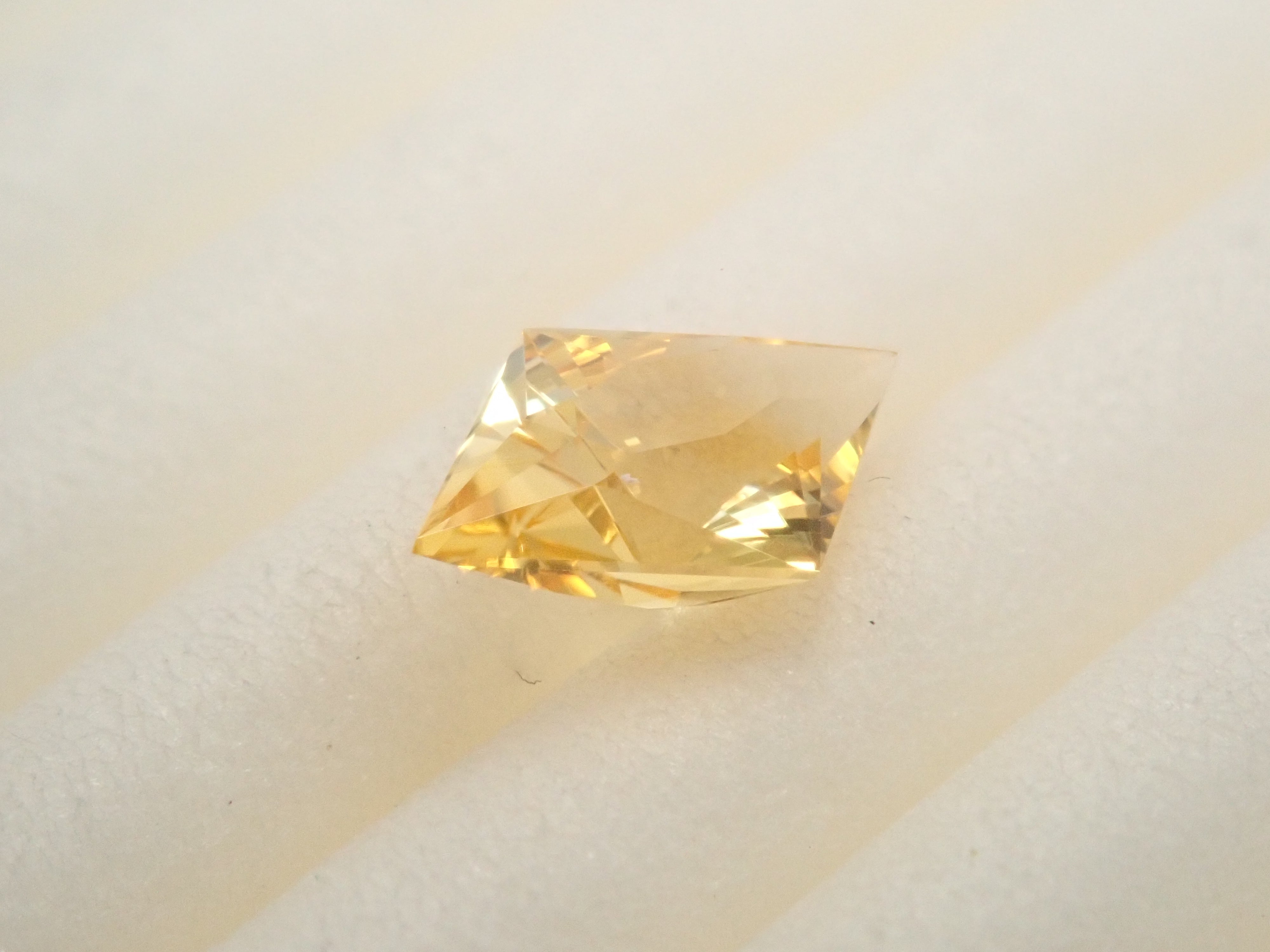 【1/17 22時販売】スリランカ産イエローサファイア 0.526ctルース