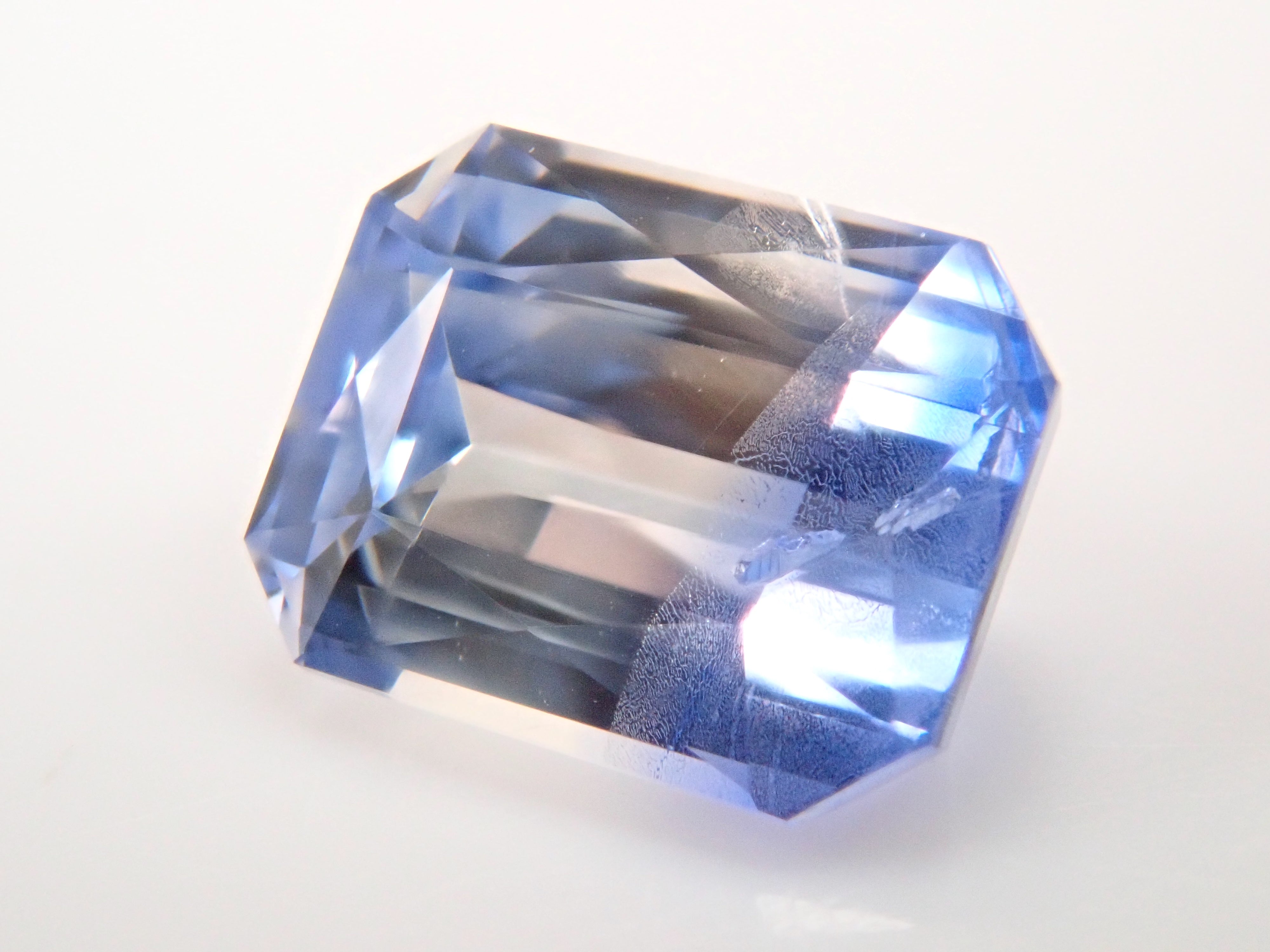 【1/17 22時販売】スリランカ産バイカラーサファイア 0.586ctルース