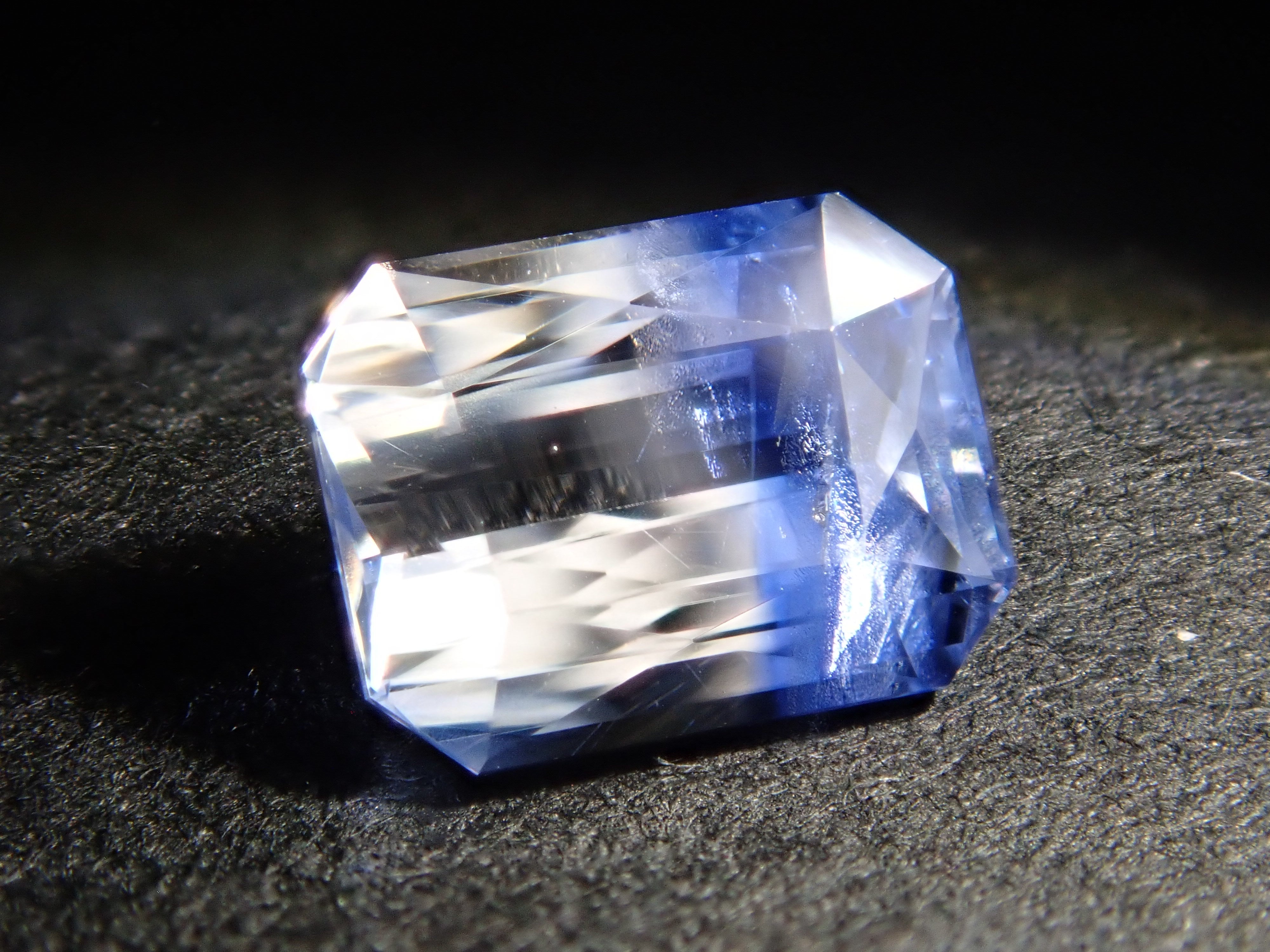【1/17 22時販売】スリランカ産バイカラーサファイア 0.586ctルース