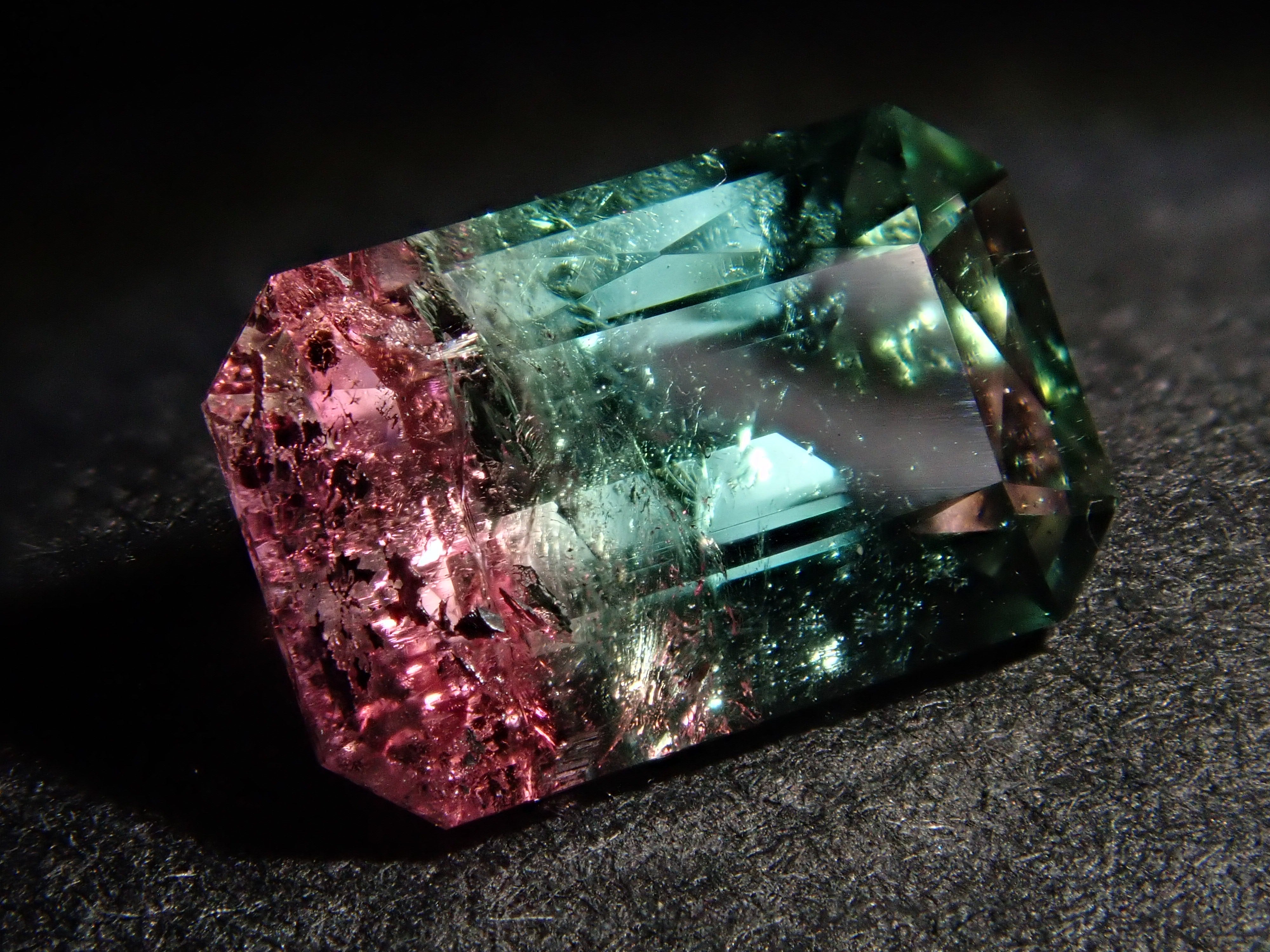 ブラジル産バイカラートルマリン 1.016ctルース