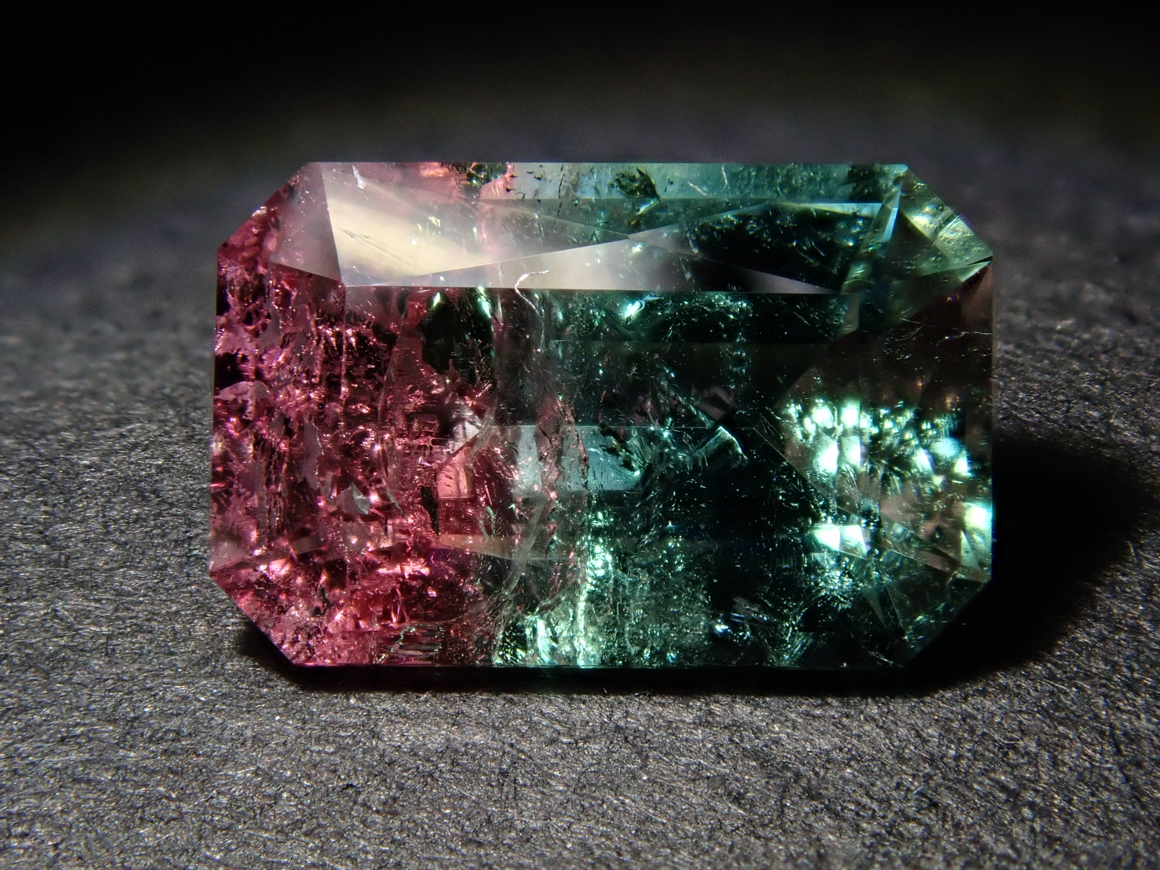 [On Sale at 10 PM on January 17th] Brazilian Bicolor Tourmaline 1.016ct Loose Stone