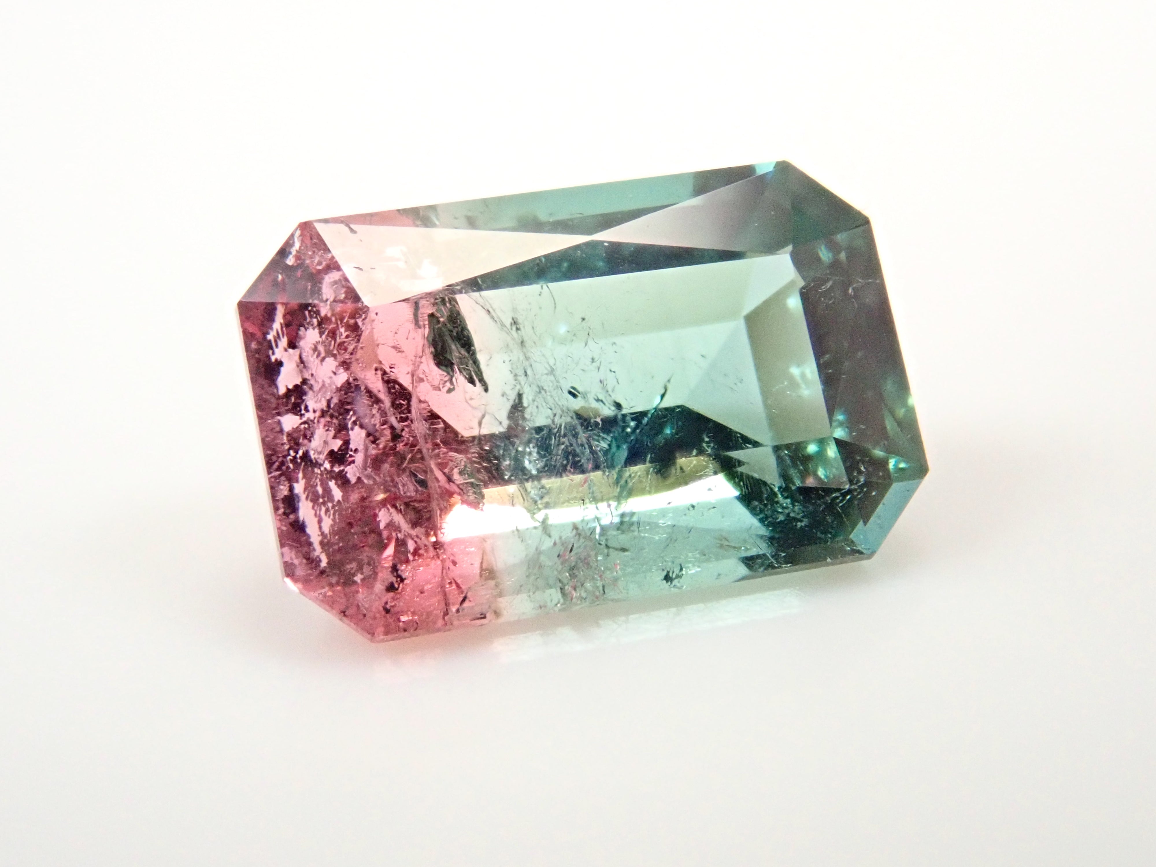 [On Sale at 10 PM on January 17th] Brazilian Bicolor Tourmaline 1.016ct Loose Stone