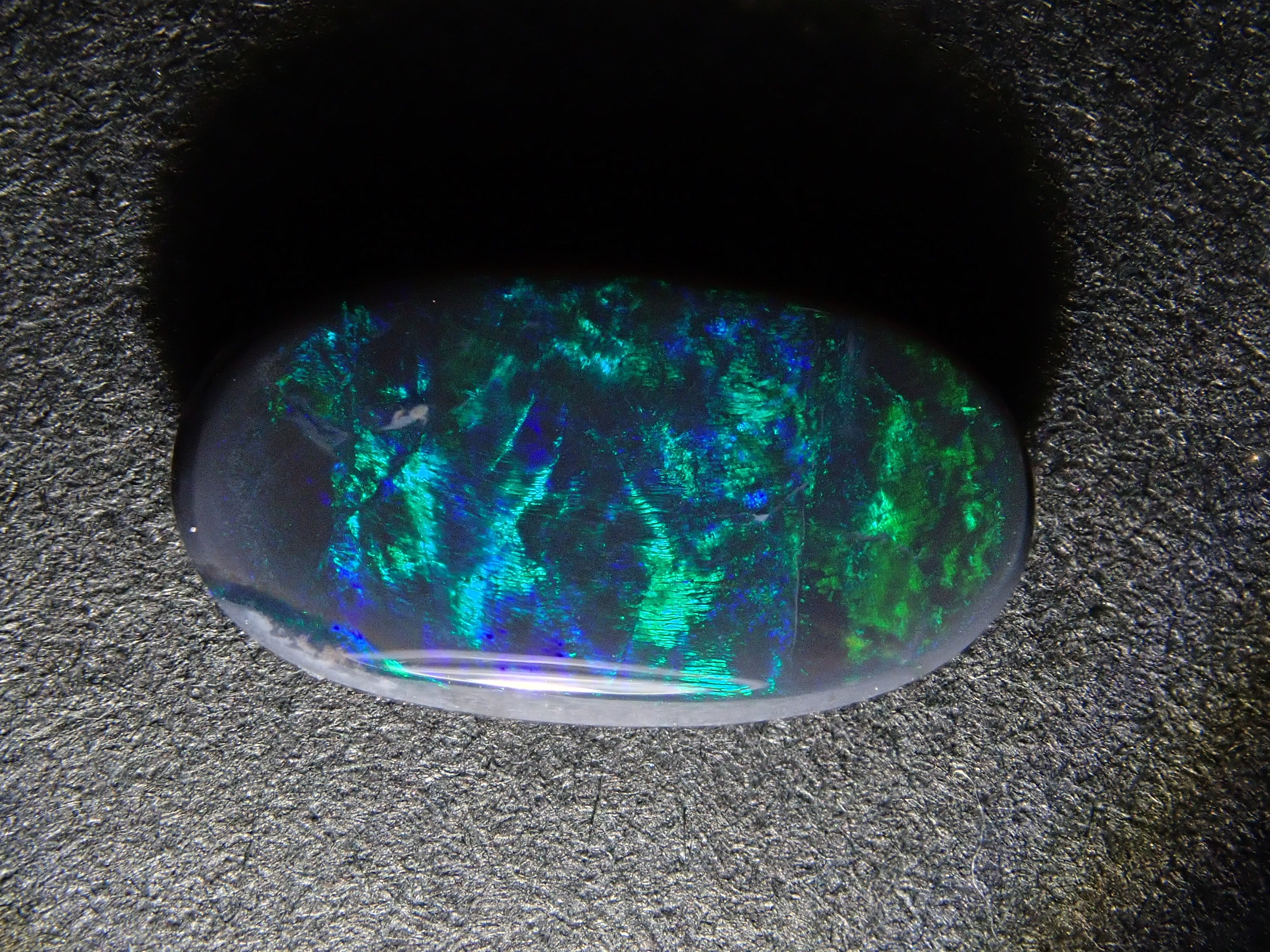 【1/17 22時販売】オーストラリア産ブラックオパール 1.091ctルース