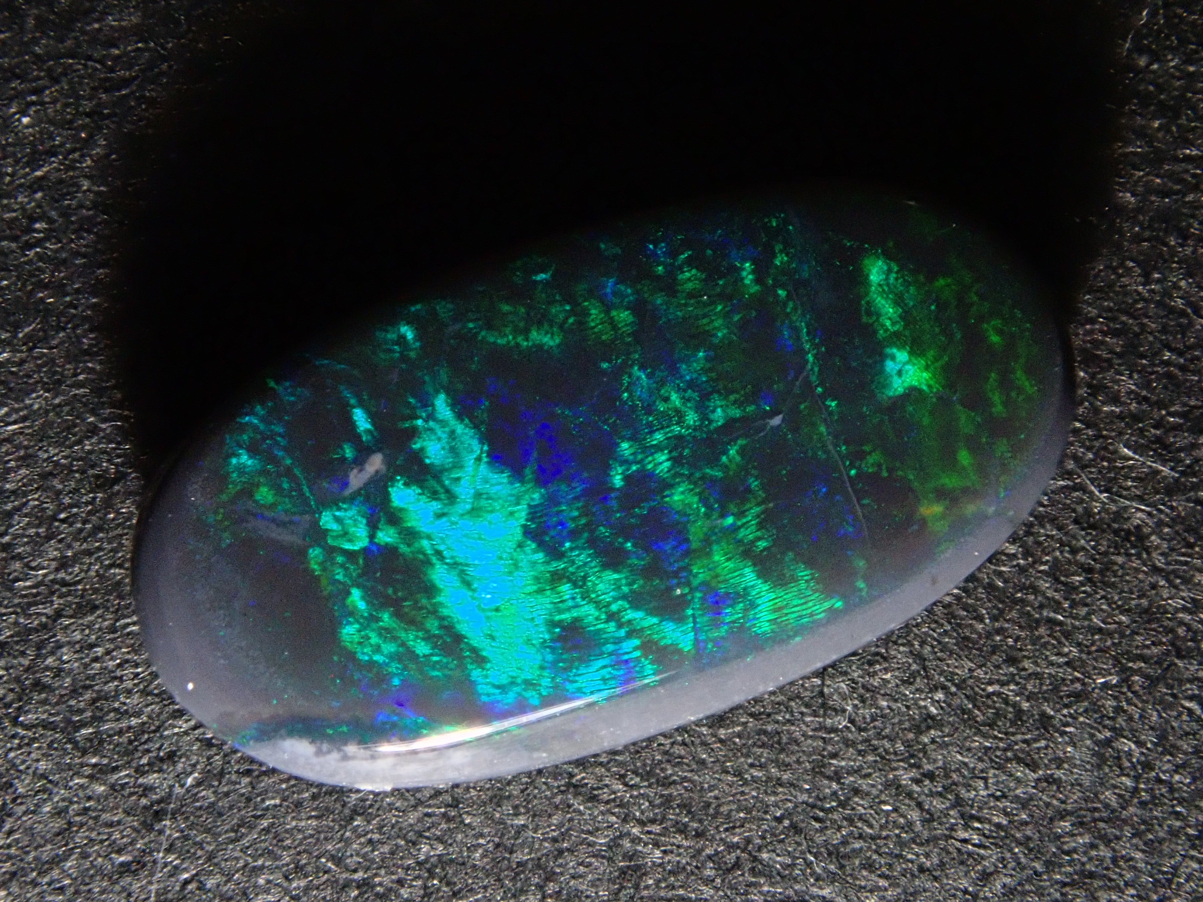 オーストラリア産ブラックオパール 1.091ctルース