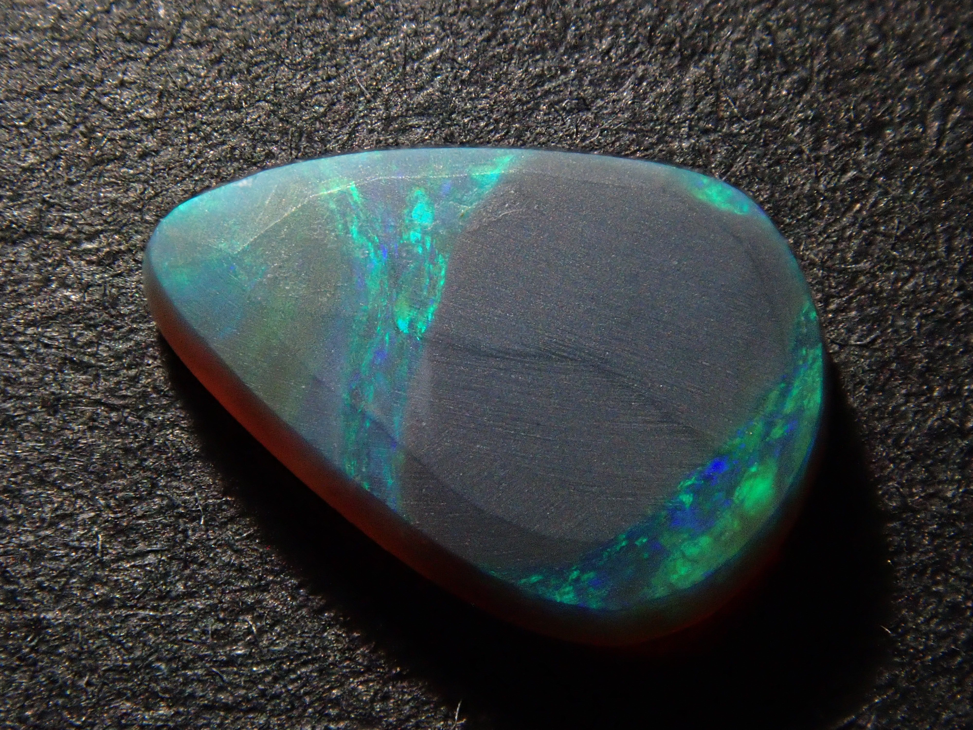 オーストラリア産ブラックオパール 0.435ctルース