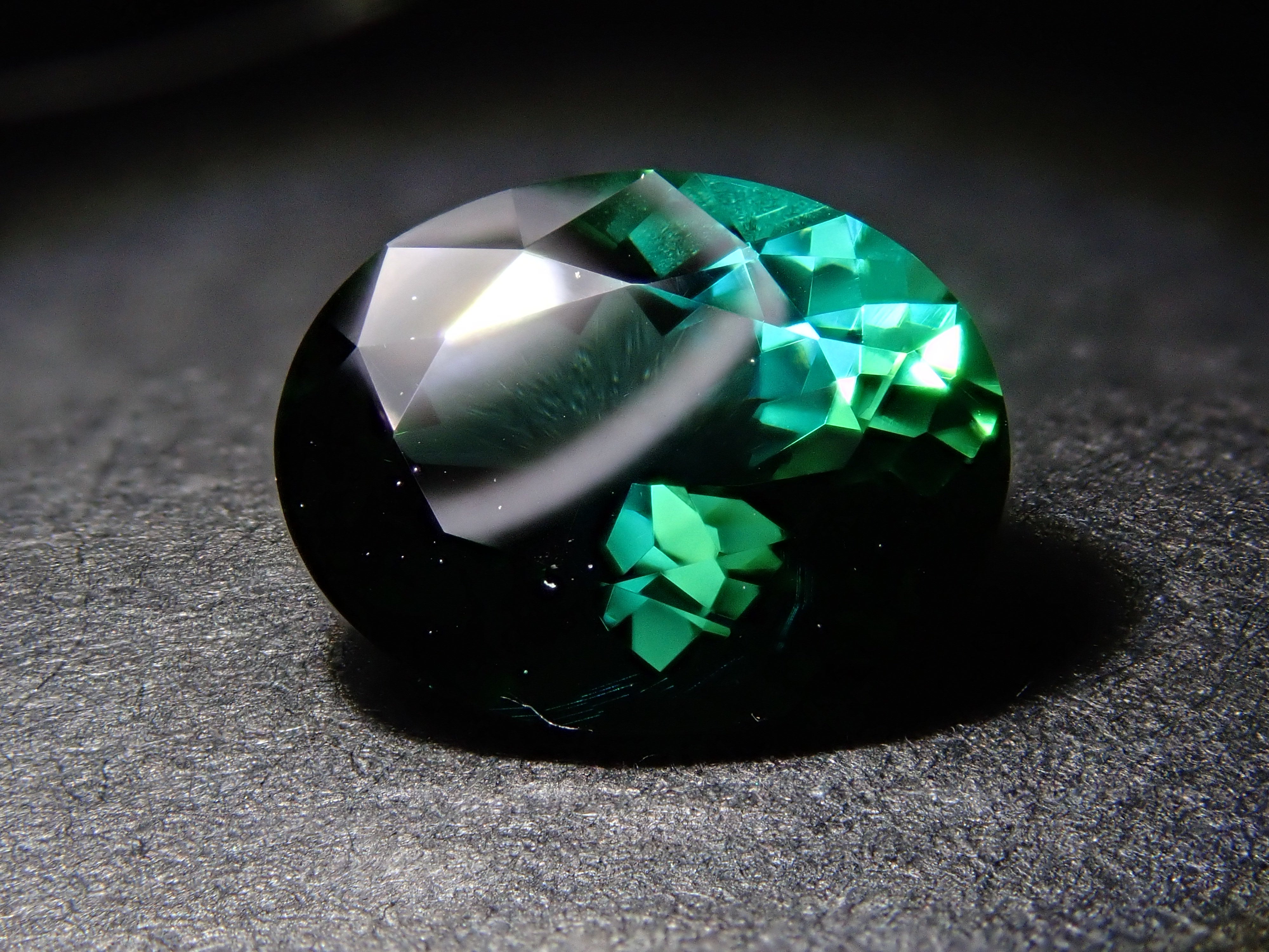 12561197掲載】ブラジル産グリーントルマリン 1.233ctルース