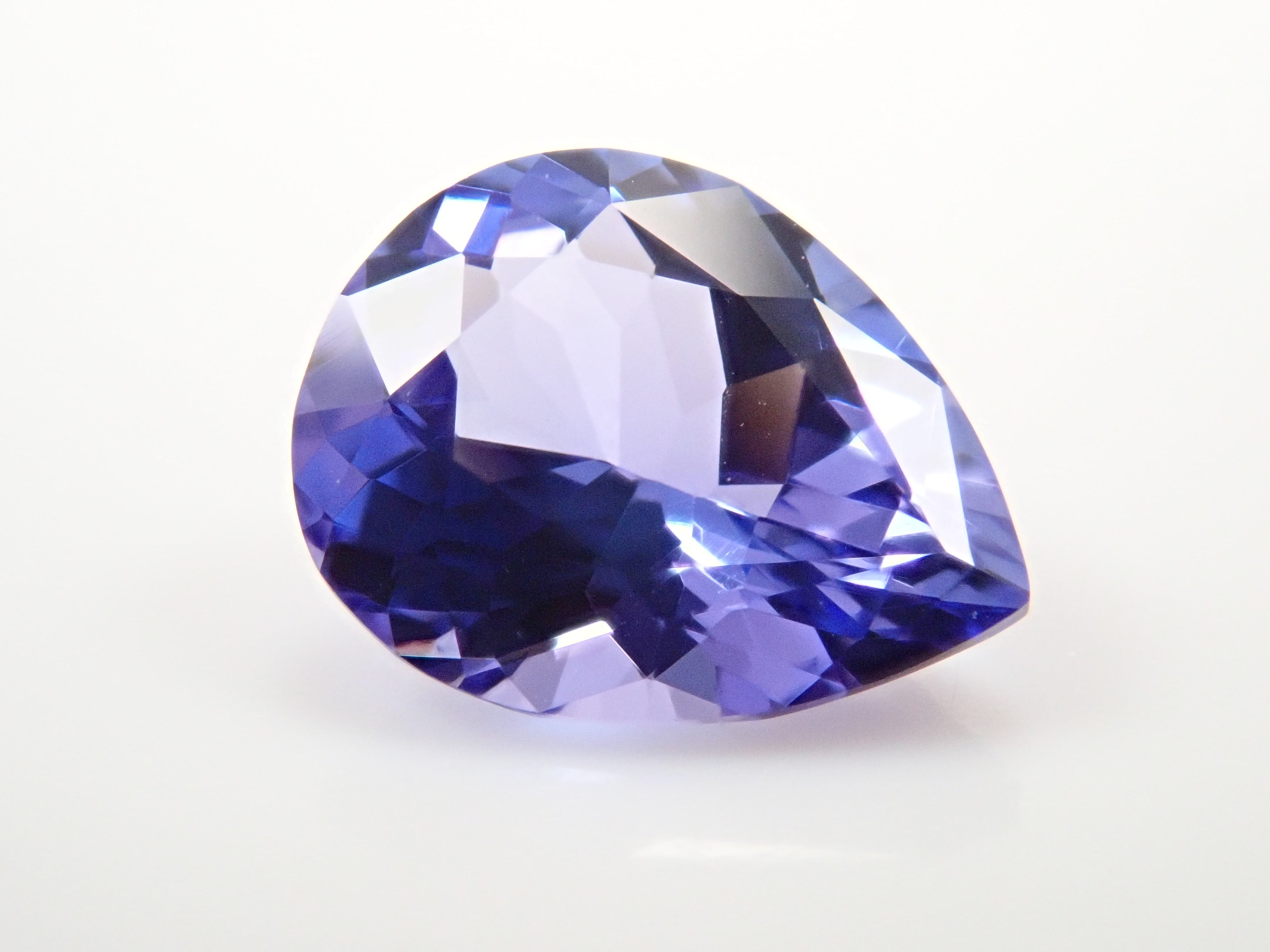 タンザニア産タンザナイト 0.730ctルース