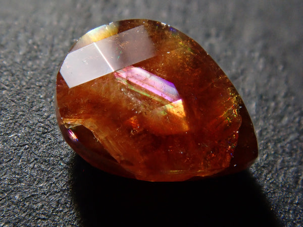 奈良県天川村産レインボーガーネット（アンドラダイトガーネット