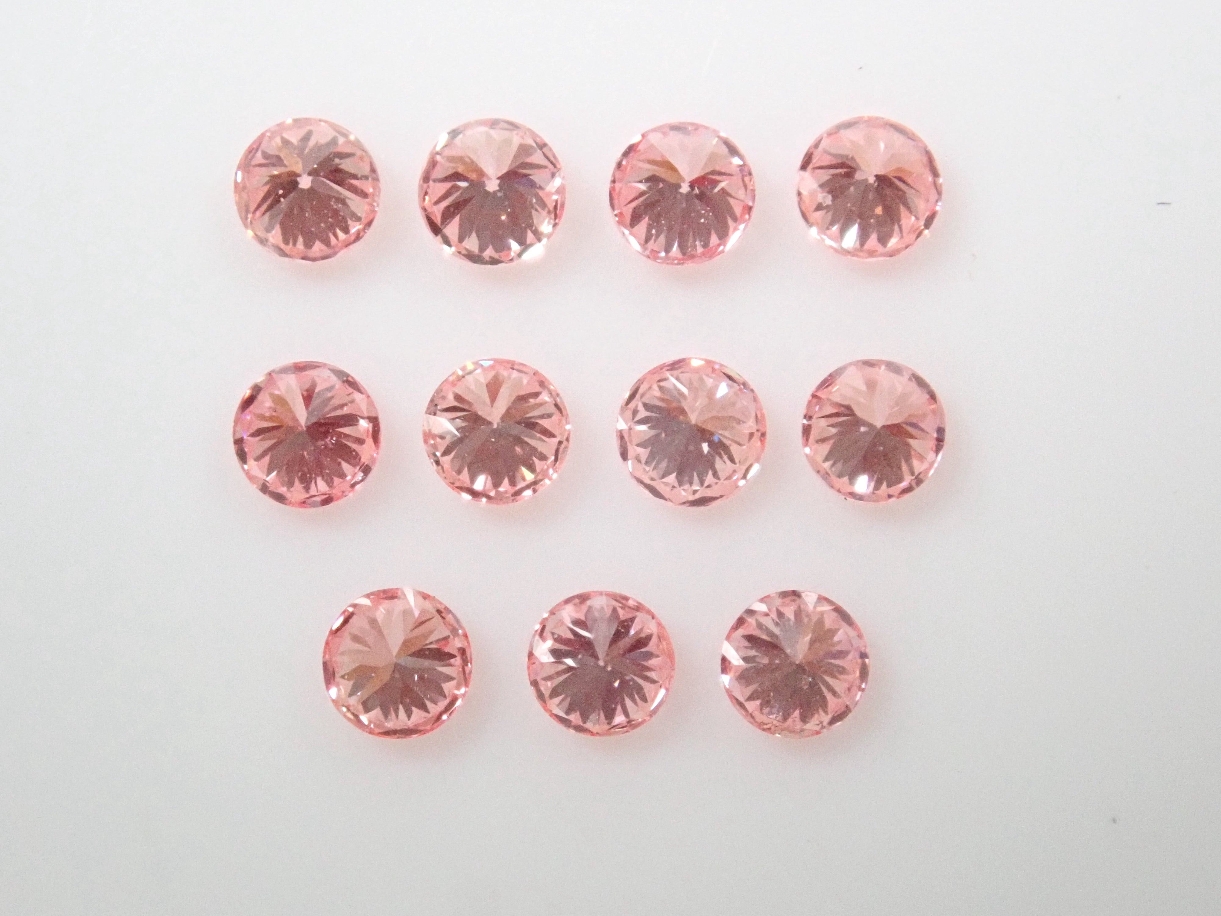 ラボグロウンピンクダイヤモンド（2mm,合成ピンクダイヤモンド,Fancy Vivid Pink程度）1石ルース 《複数購入割引有》