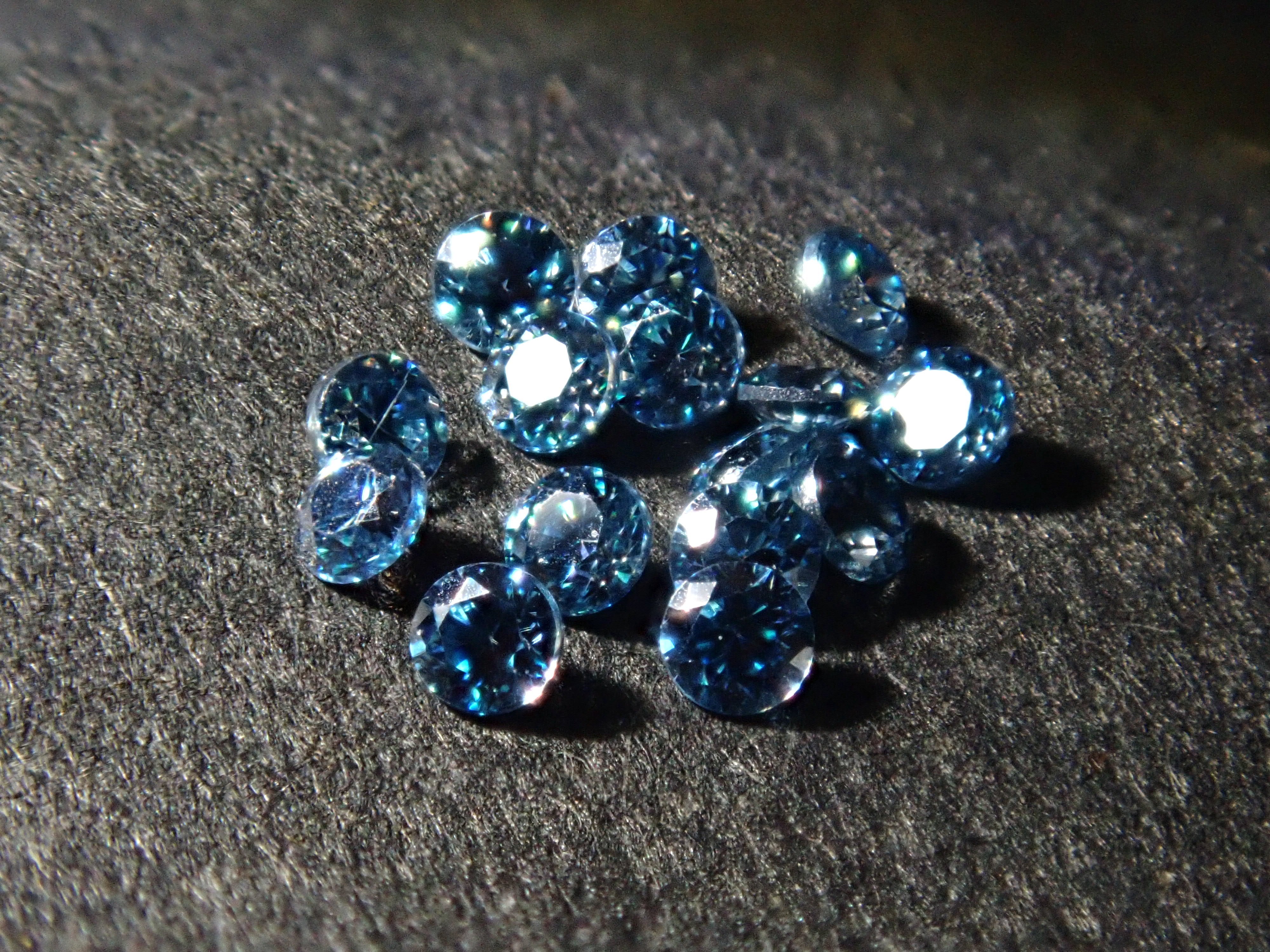 Synthetic moissanite 1 stone loose (blue moissanite, 1.2mm)《Multiple purchase discount available》