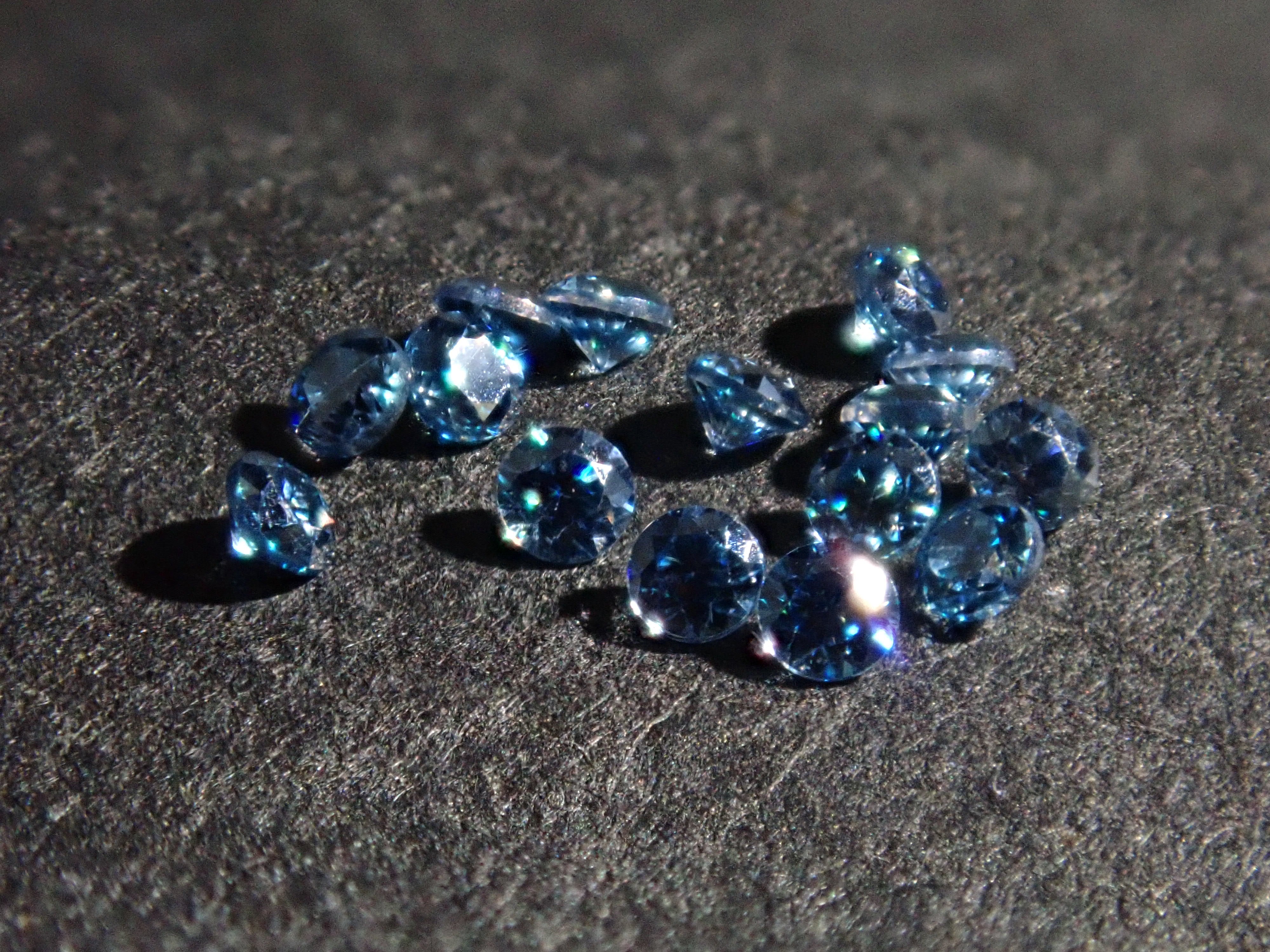 Synthetic moissanite 1 stone loose (blue moissanite, 1.2mm)《Multiple purchase discount available》