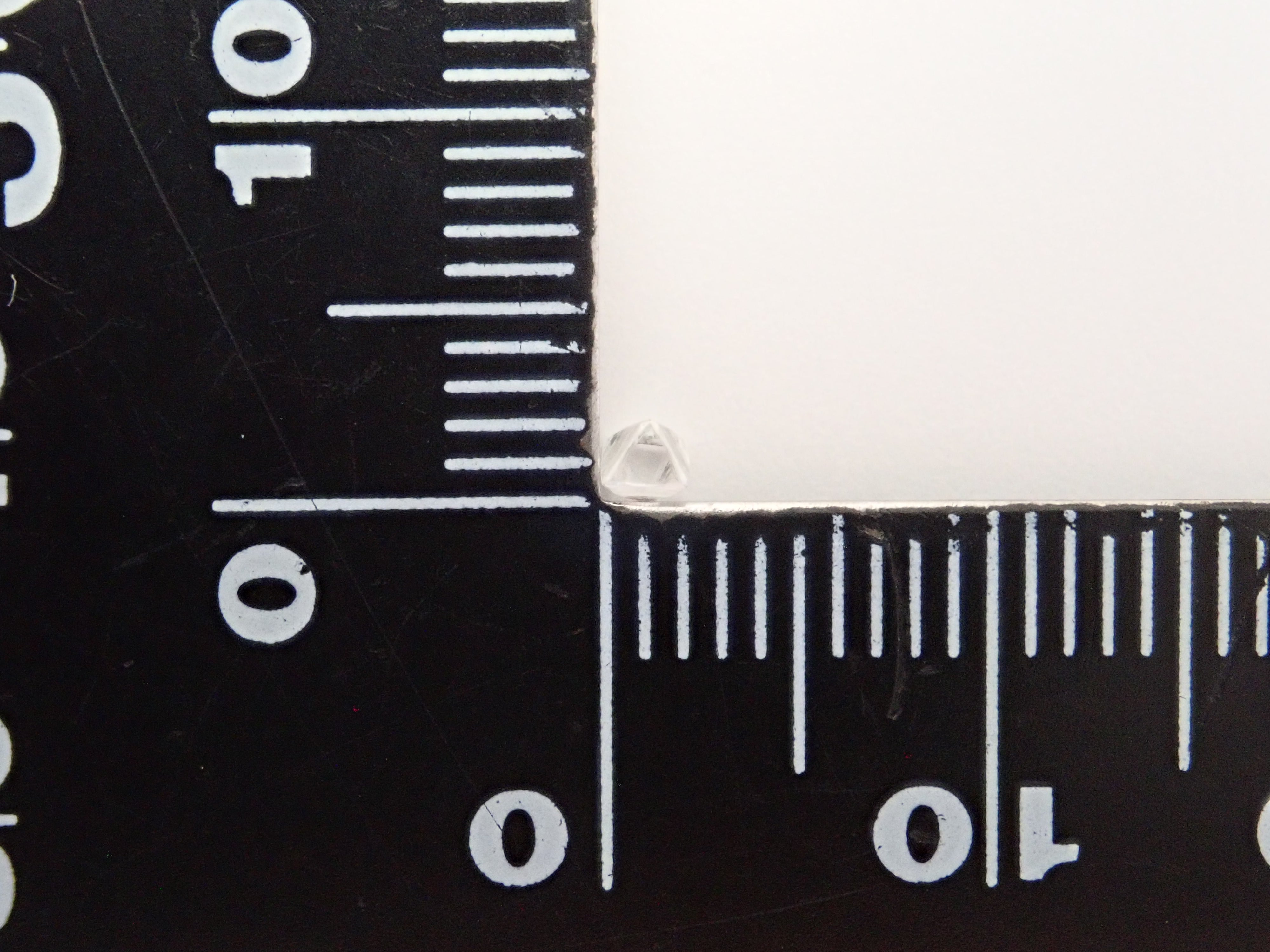 【1/25 22時販売】カナダ産ダイヤモンド原石（ソーヤブル） 0.103ct原石