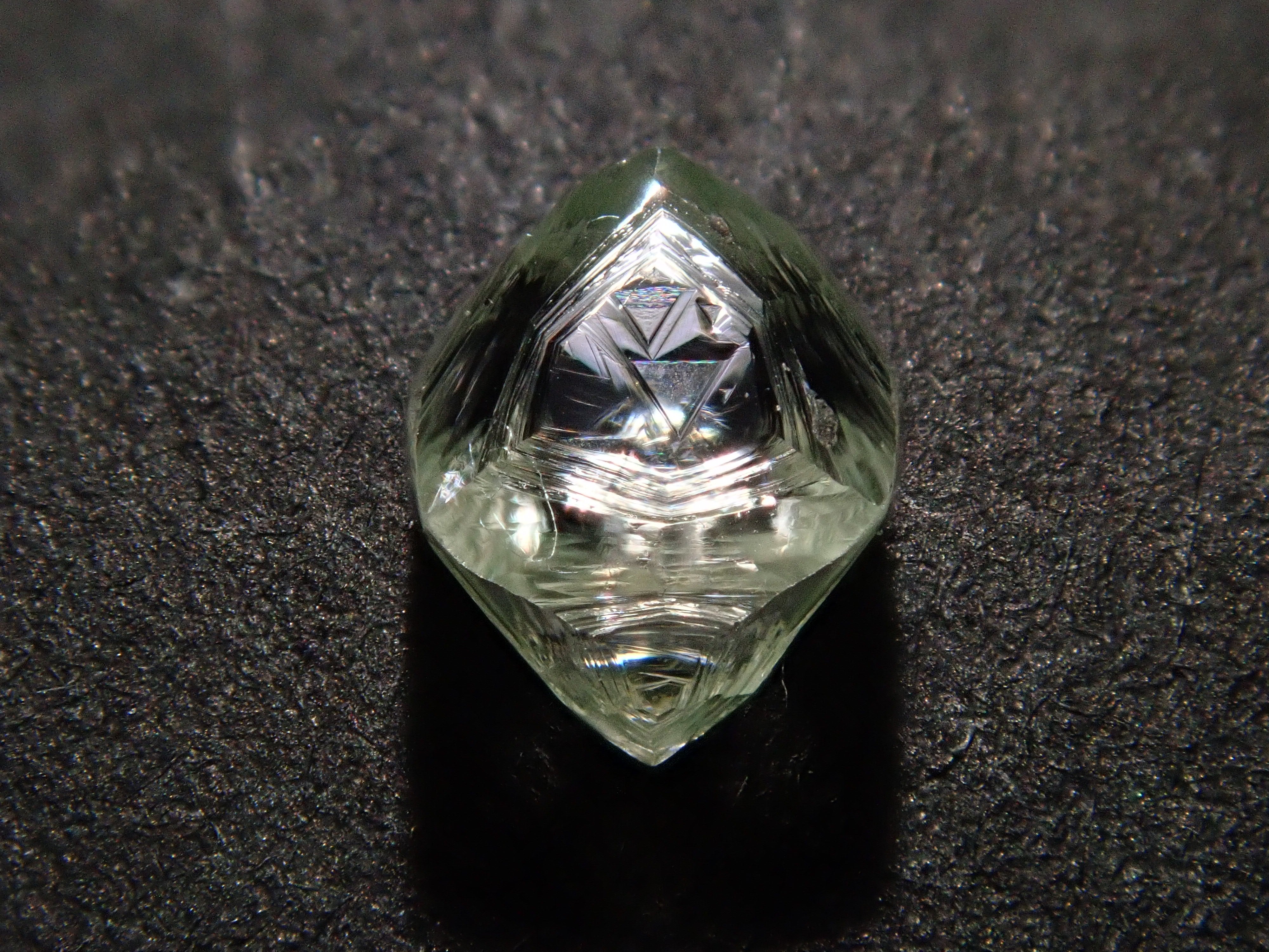 [Lottery Sale 0123_09] Angola Green Diamond Rough (Sawable) 0.528ct Rough (with Trigon)