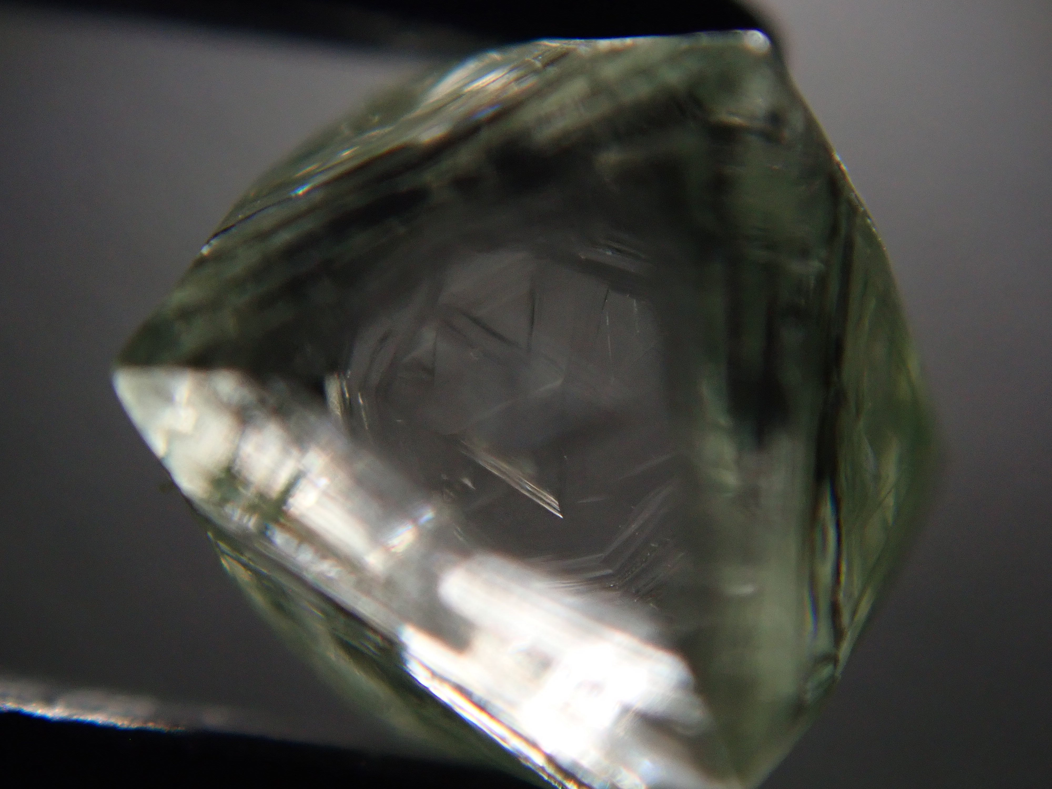 [Lottery Sale 0123_09] Angola Green Diamond Rough (Sawable) 0.528ct Rough (with Trigon)