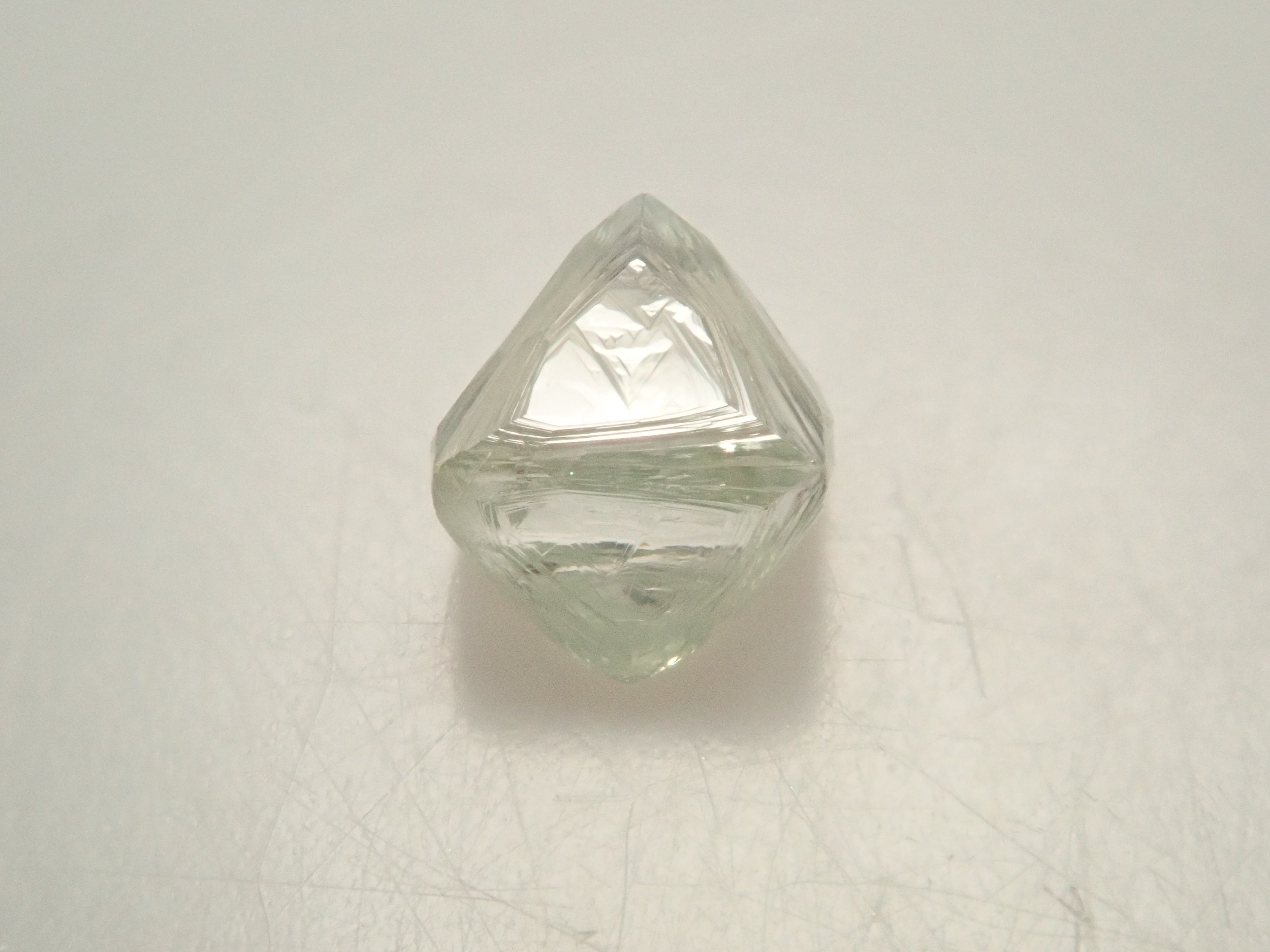 [Lottery Sale 0123_09] Angola Green Diamond Rough (Sawable) 0.528ct Rough (with Trigon)