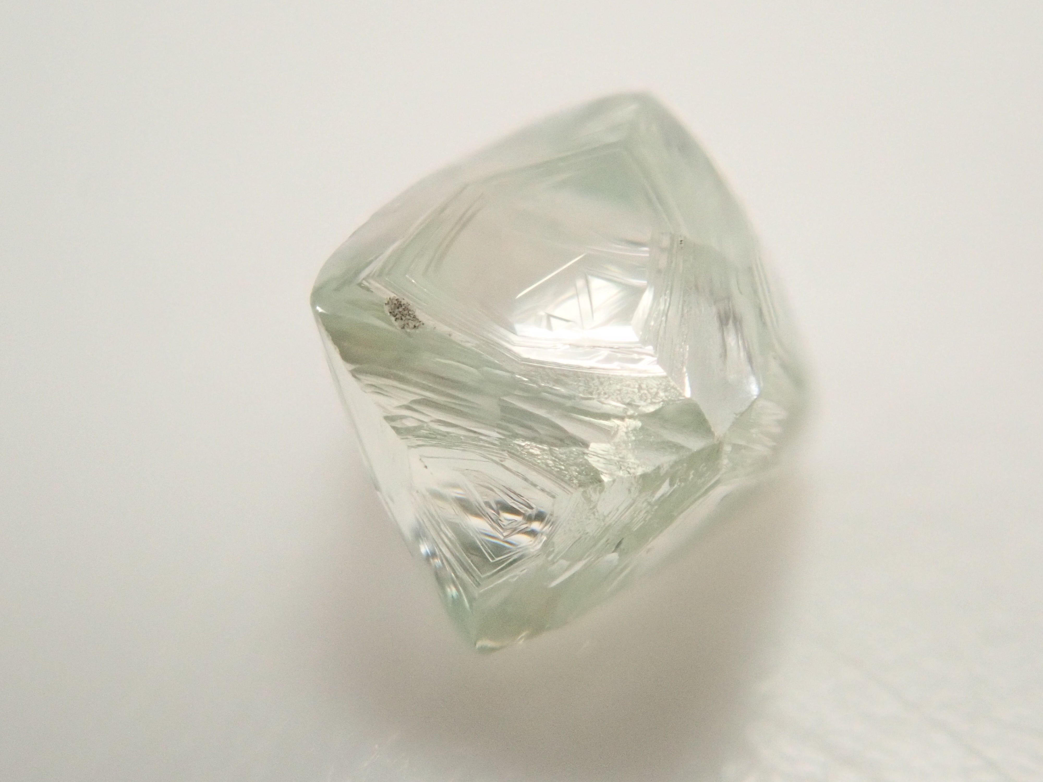 [Lottery Sale 0123_09] Angola Green Diamond Rough (Sawable) 0.528ct Rough (with Trigon)