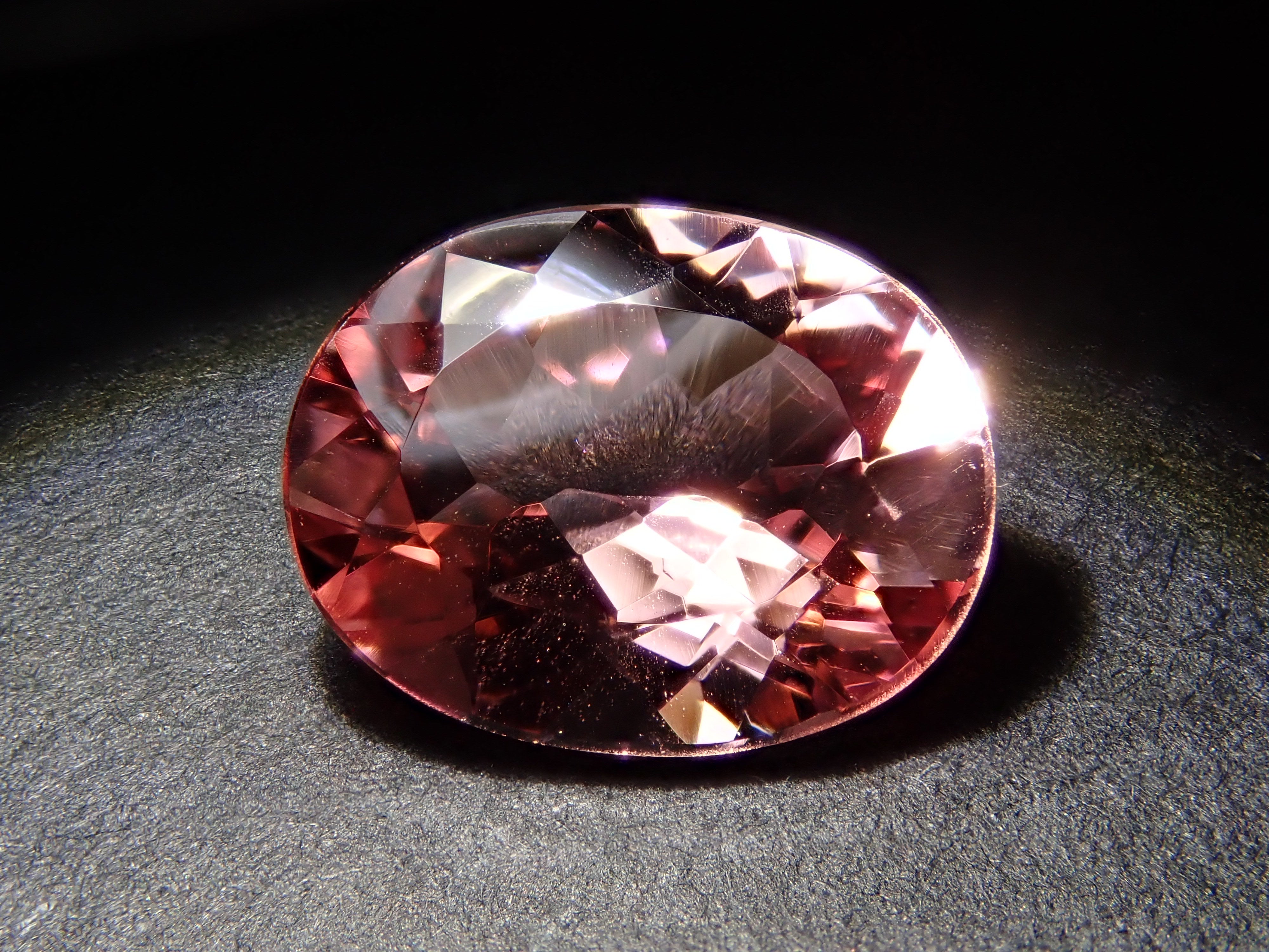 巴西未經加熱處理的粉紅帝王托帕石（雪莉粉）2.221克拉裸石