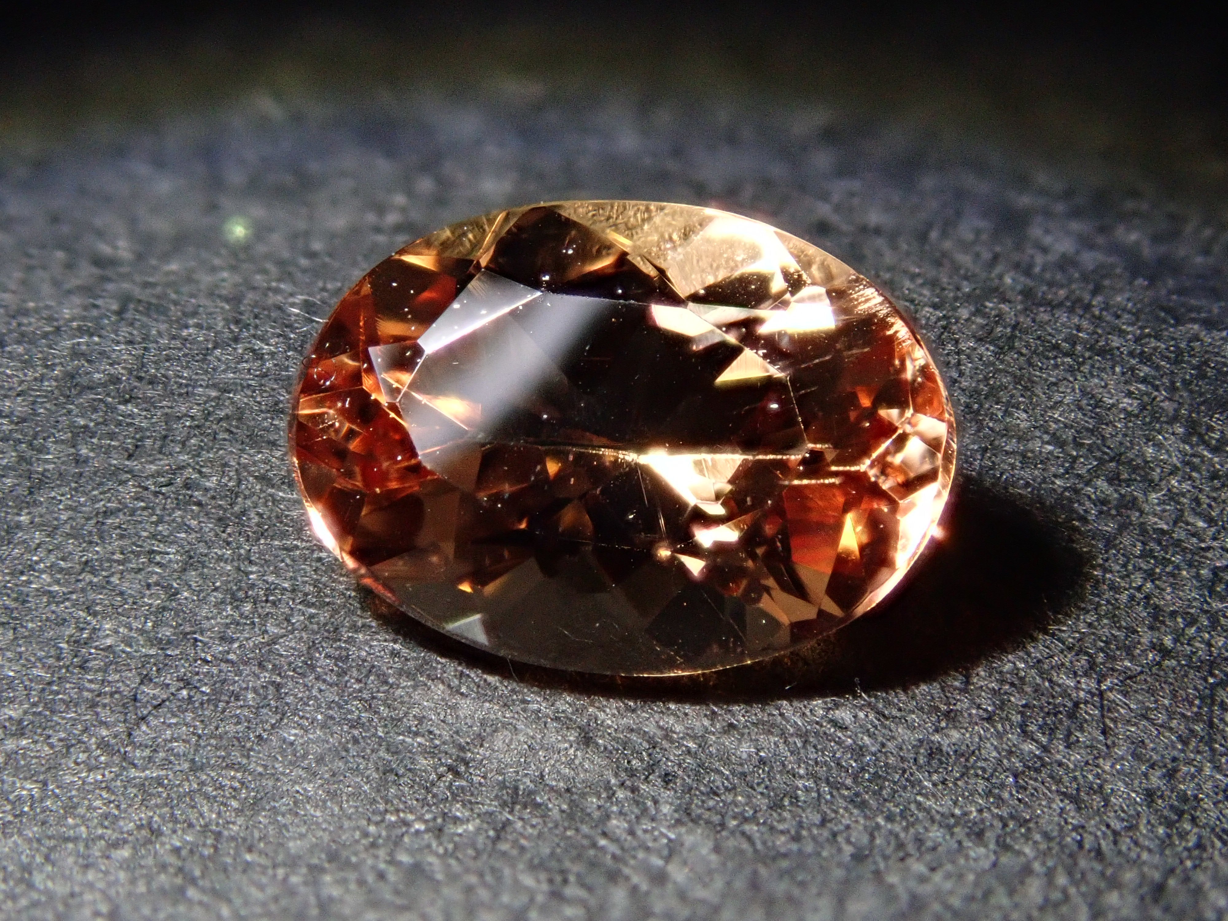 【1/25 22時販売】ブラジル産インペリアルトパーズ 0.901ctルース 鑑別書