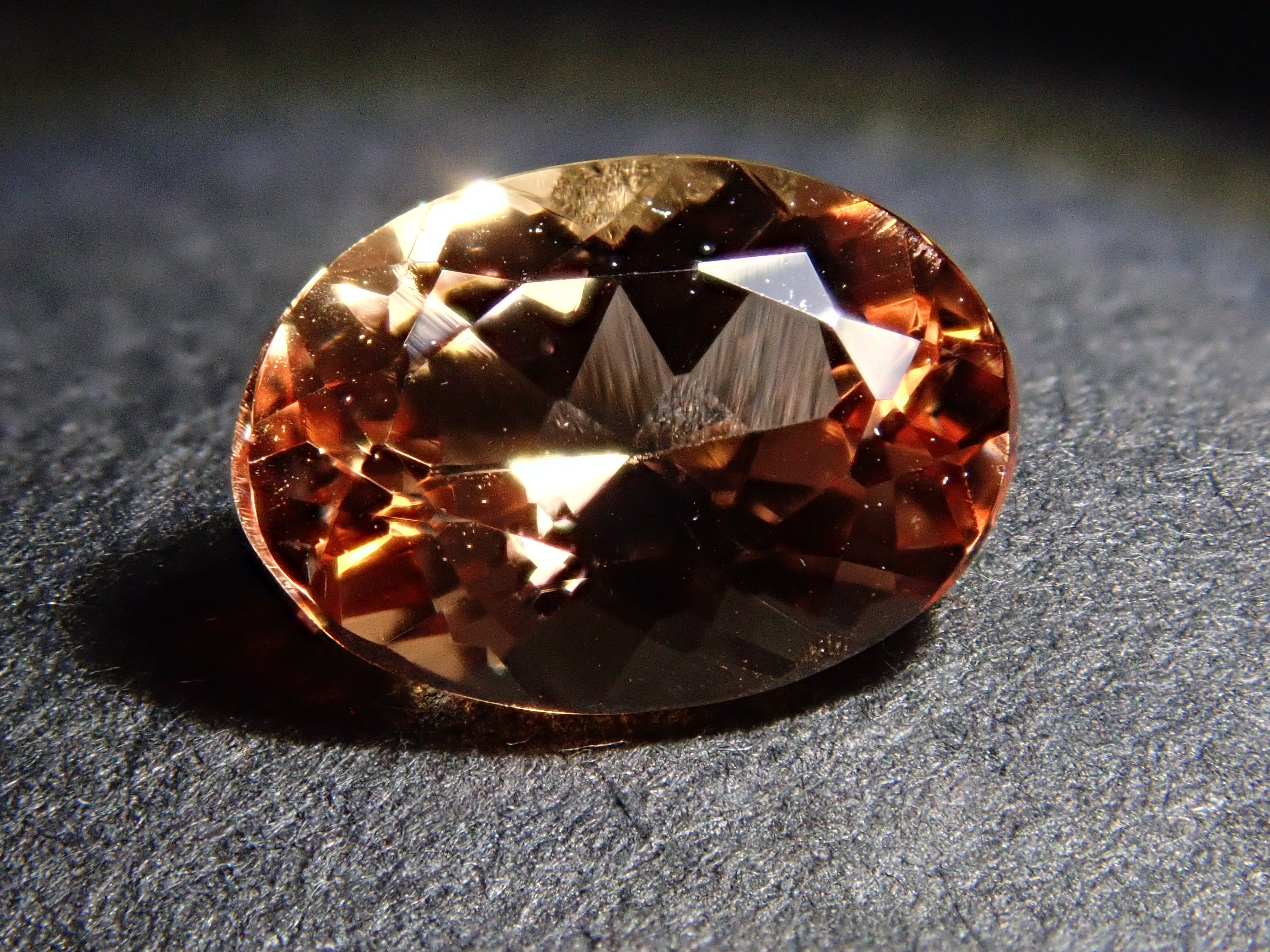 【1/25 22時販売】ブラジル産インペリアルトパーズ 0.901ctルース 鑑別書