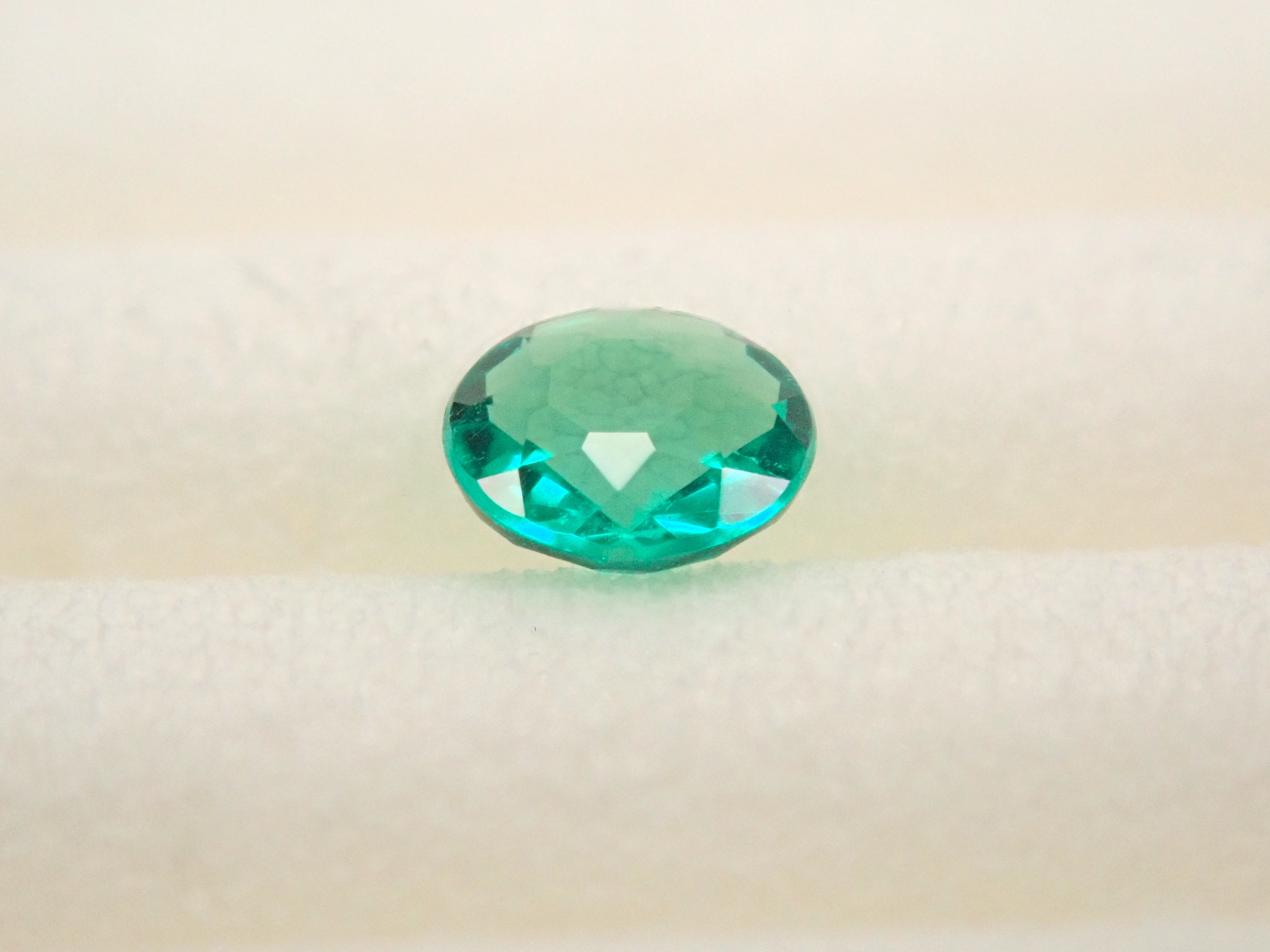 【2/7 22時販売】コロンビア産ノンオイルエメラルド（NONE） 2.8mm/0.070ctルース GIA