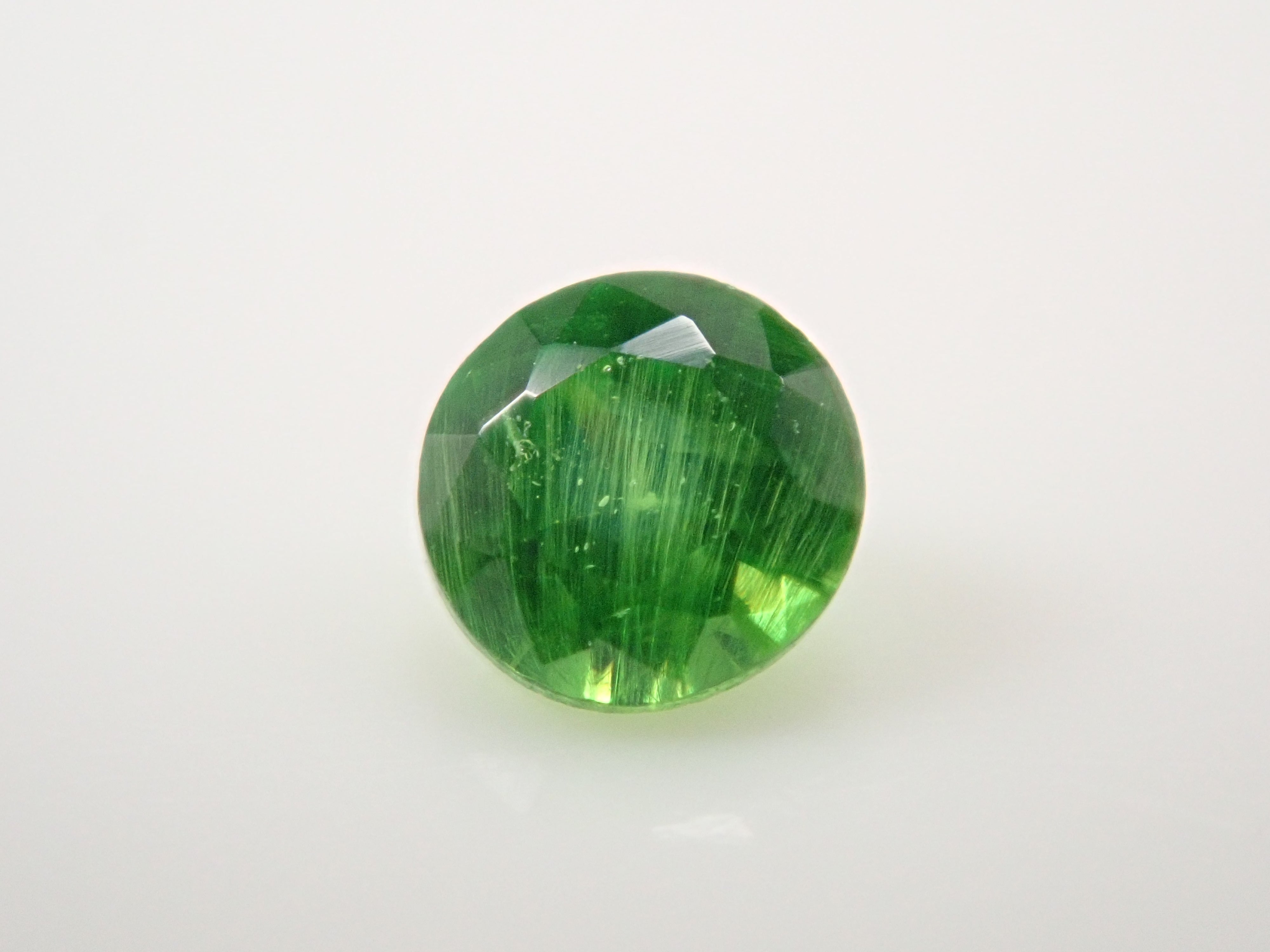 [On Sale at 10 PM on January 25th] Russian Demantoid Garnet (Horsetail Certified) 2.6mm/0.096ct Loose Stone