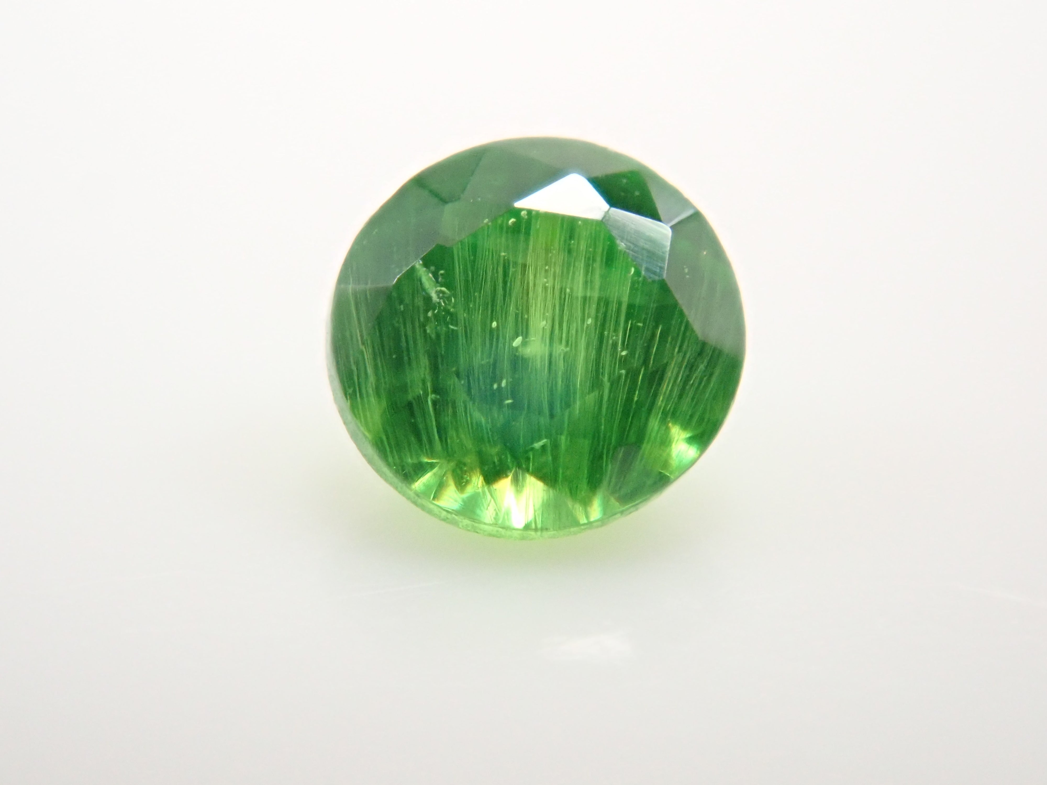 [On Sale at 10 PM on January 25th] Russian Demantoid Garnet (Horsetail Certified) 2.6mm/0.096ct Loose Stone