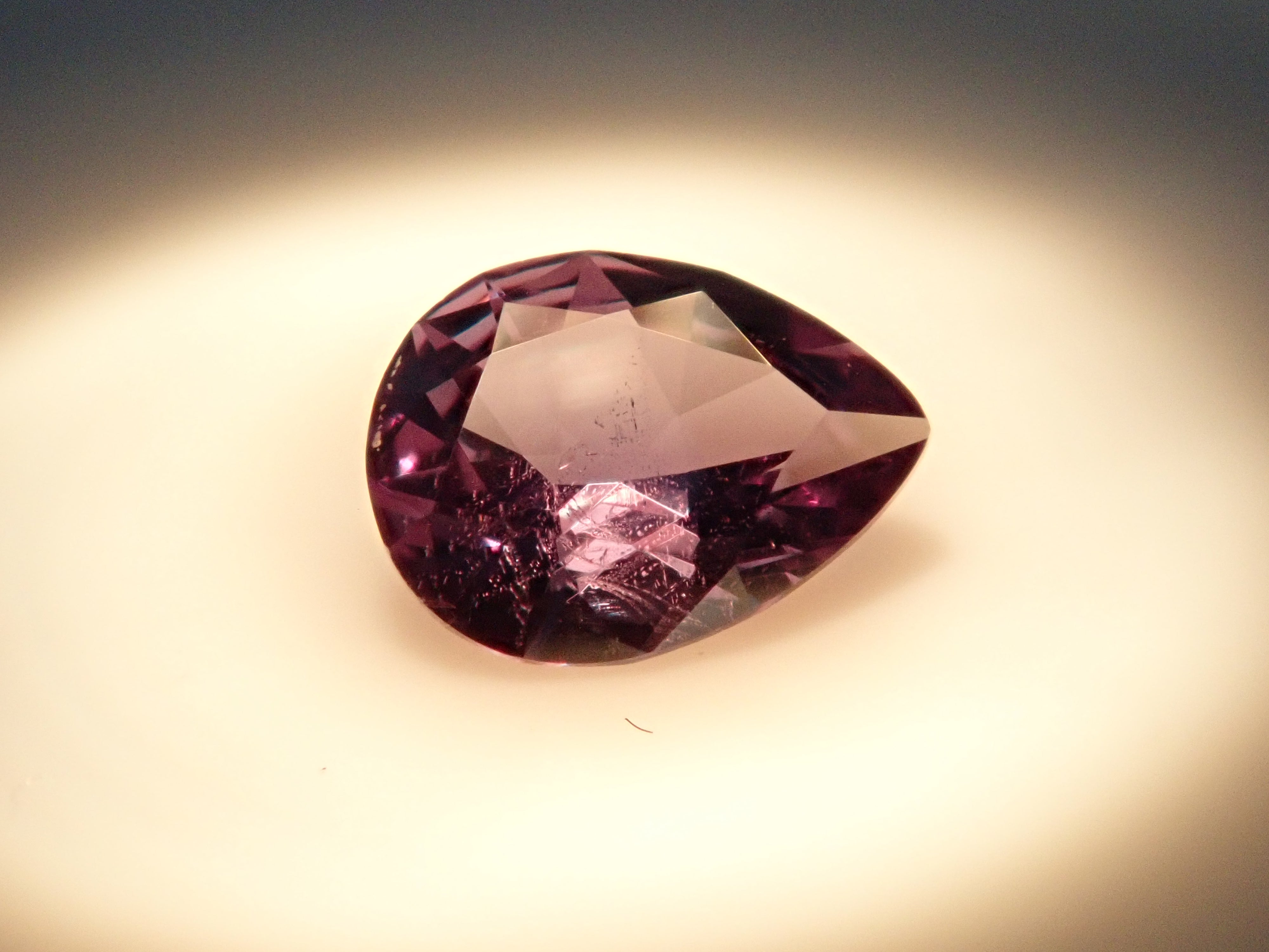 【1/27 22時販売】マダガスカル産ベキリーブルーガーネット（カラーチェンジガーネット） 0.150ctルース