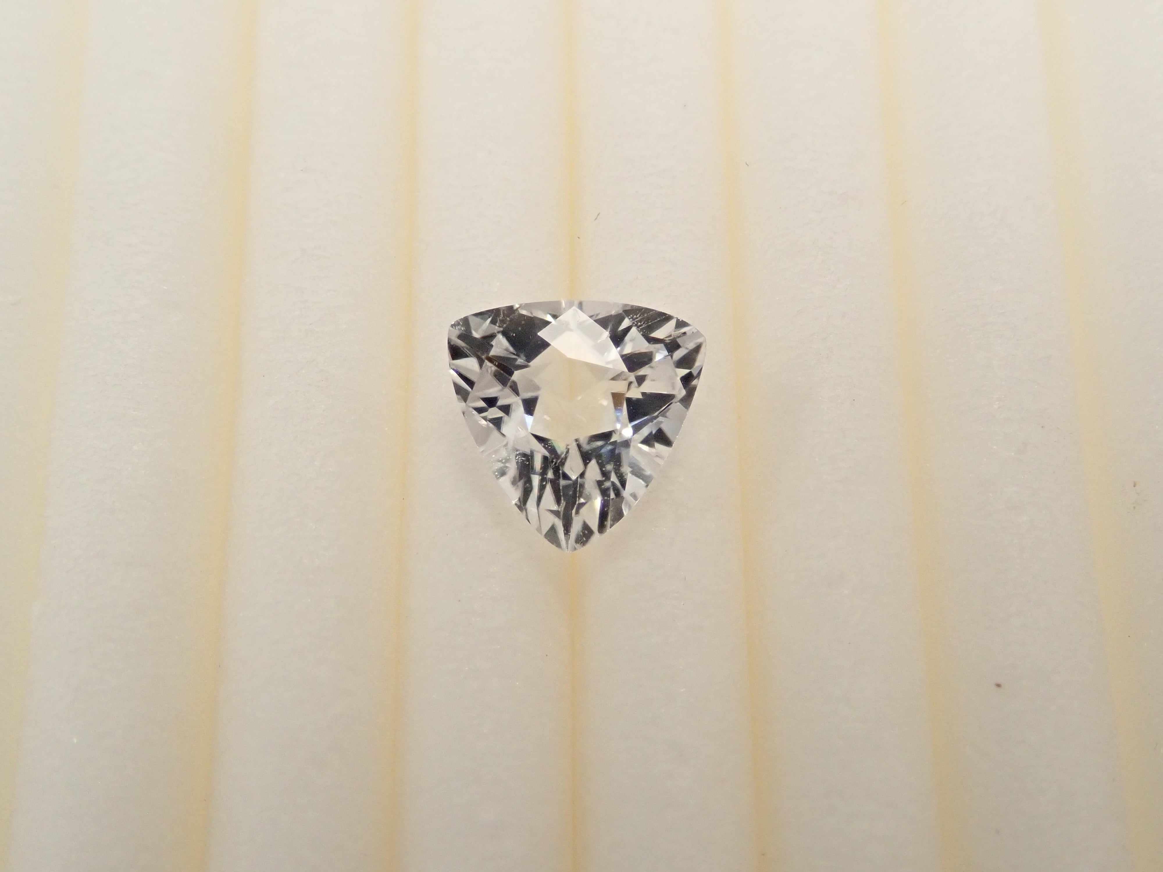 【1/26 22時販売】ロシア産フェナカイト 0.615ctルース