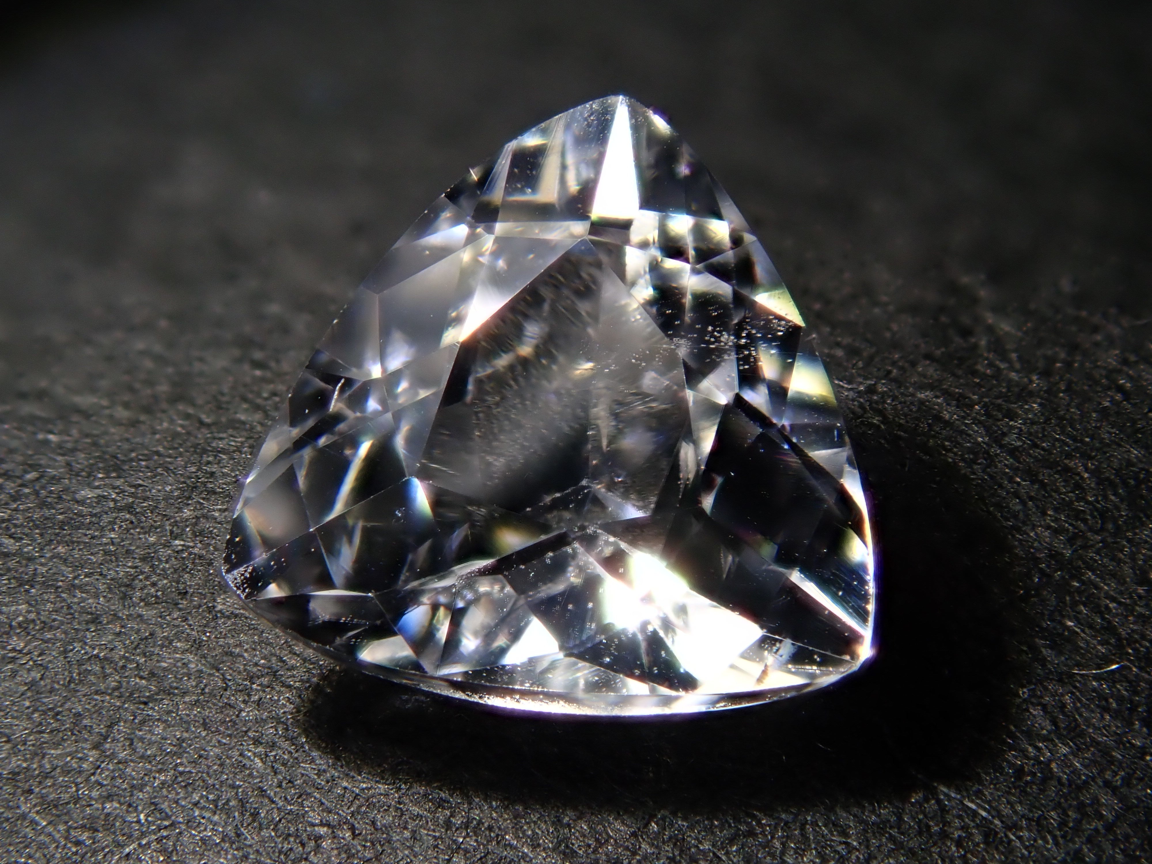 【1/26 22時販売】ロシア産フェナカイト 0.615ctルース