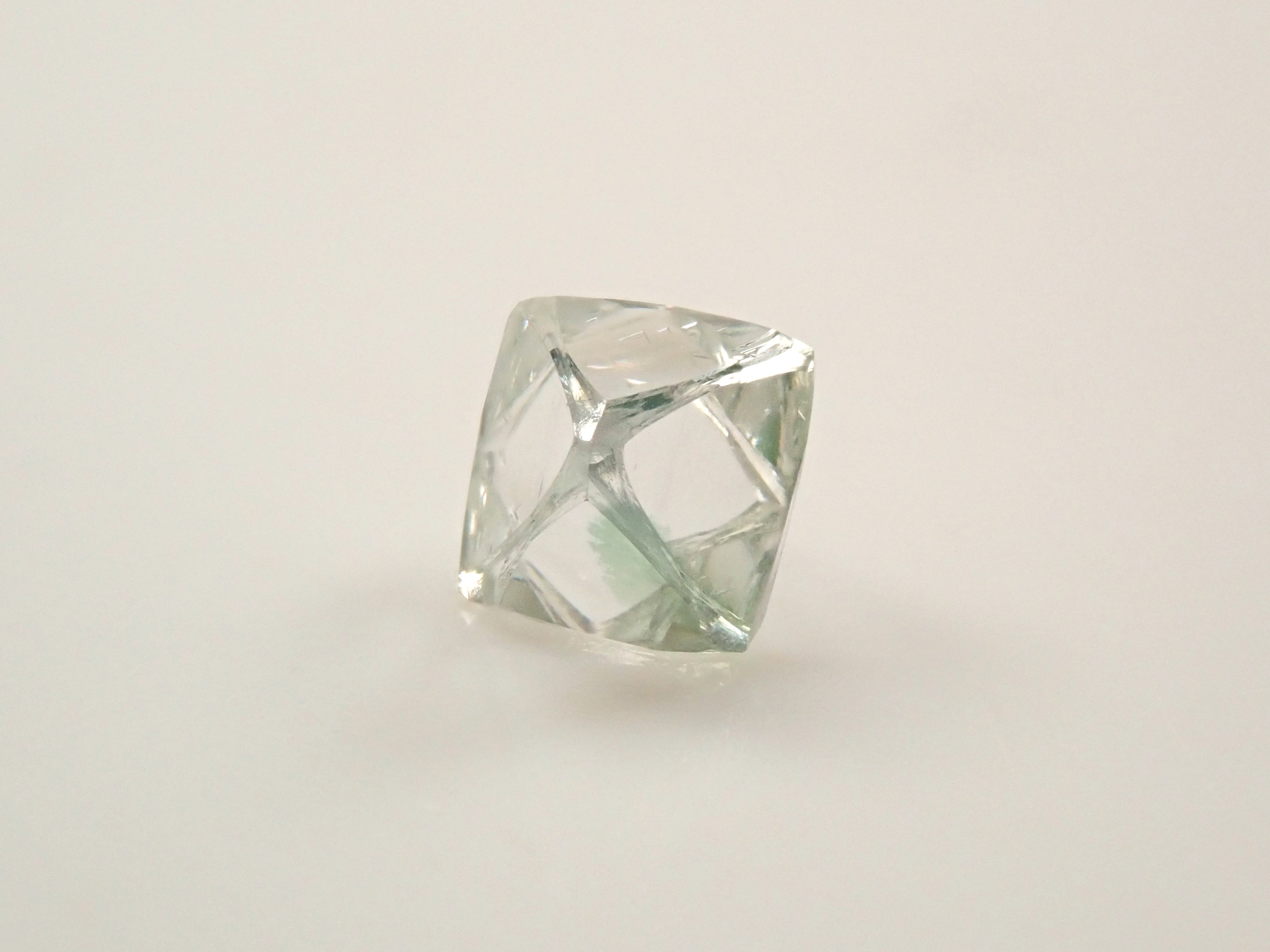 [Lottery Sale 0201_11] Zimbabwe Green Diamond Rough (Sawable) 0.402ct Rough with Trigon