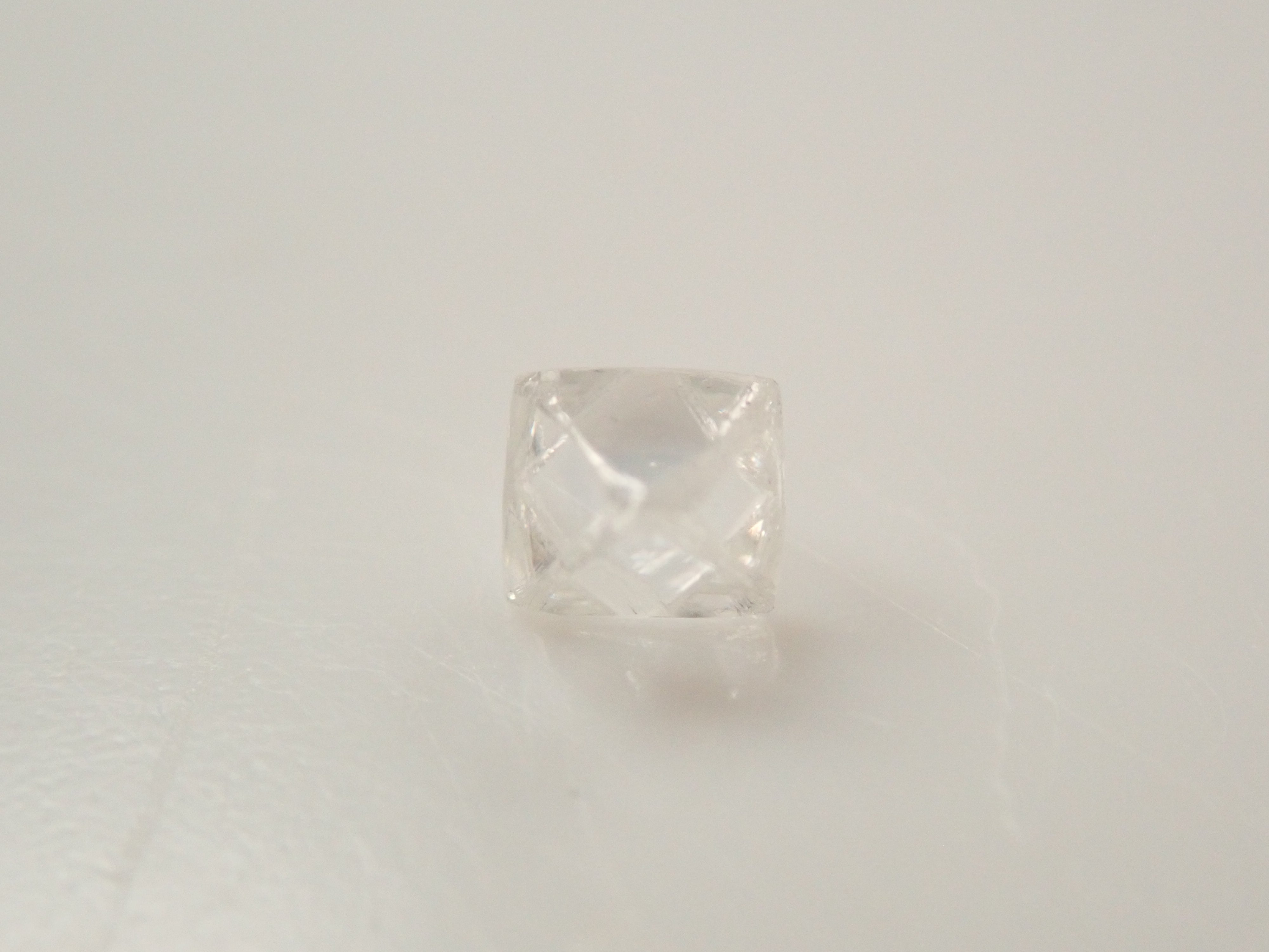 【1/26 22時販売】カナダ産ダイヤモンド原石（ソーヤブル） 0.099ct原石・トライゴン有り