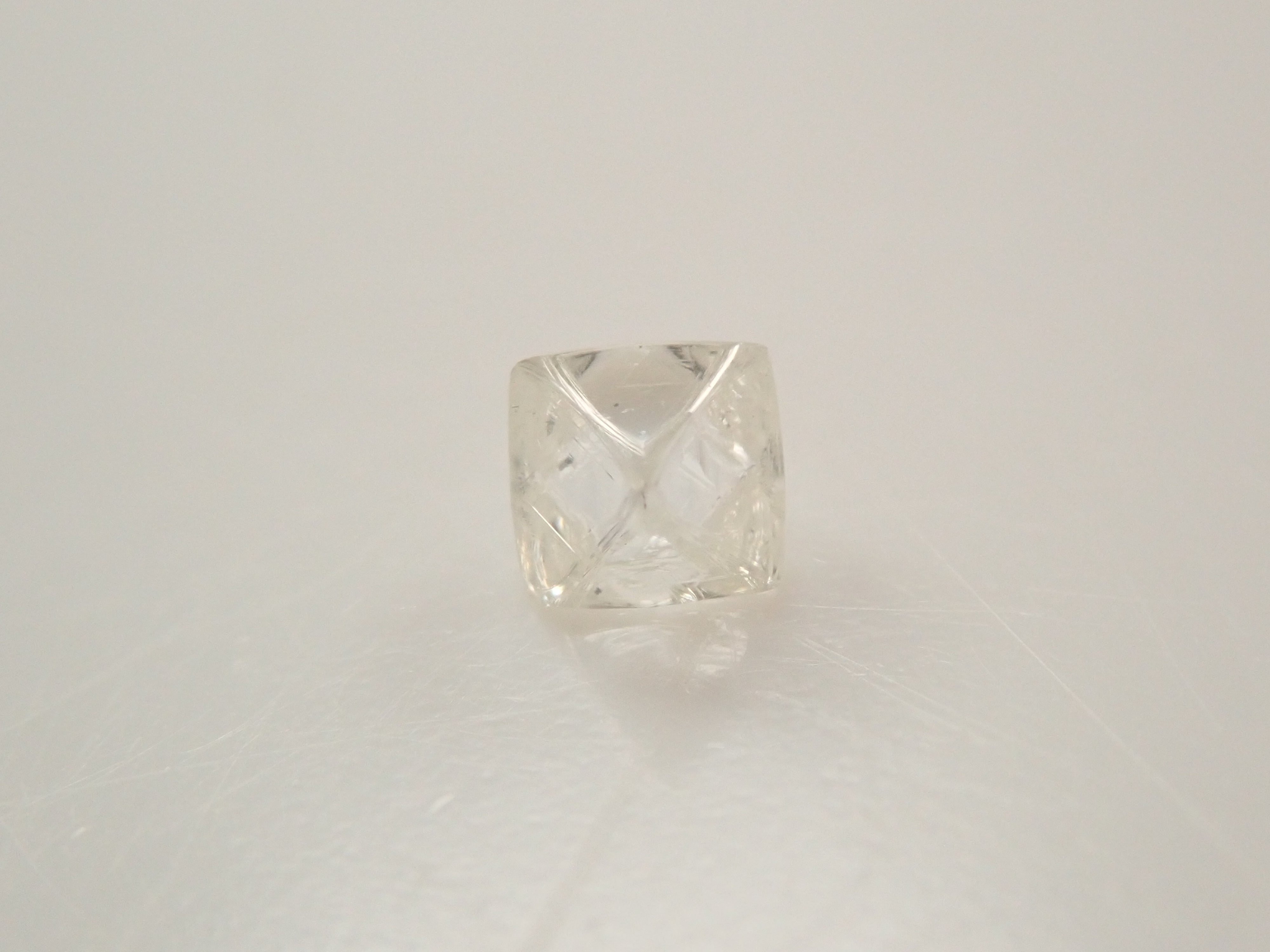 【1/26 22時販売】カナダ産ダイヤモンド原石（ソーヤブル） 0.096ct原石・トライゴン有り