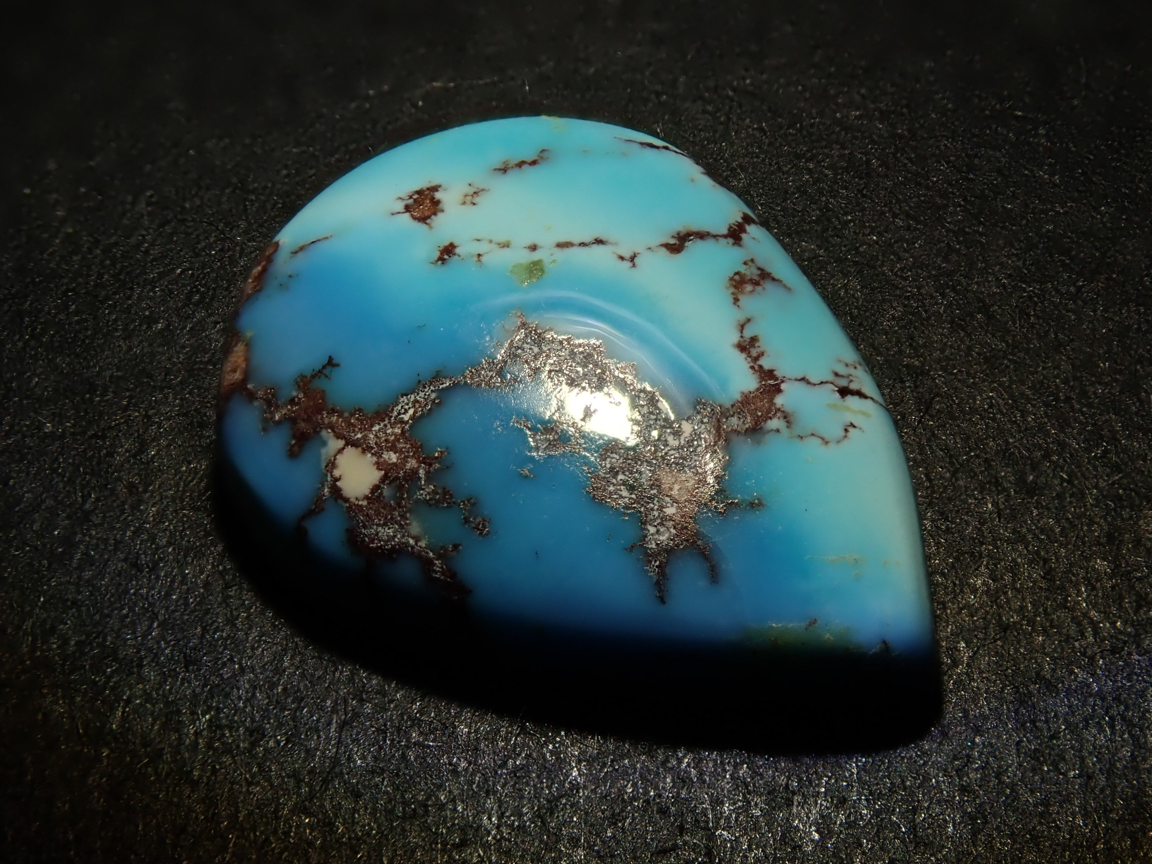 [On Sale at 10 PM on January 28th] 2.882ct Golden Hill Turquoise from Kazakhstan
