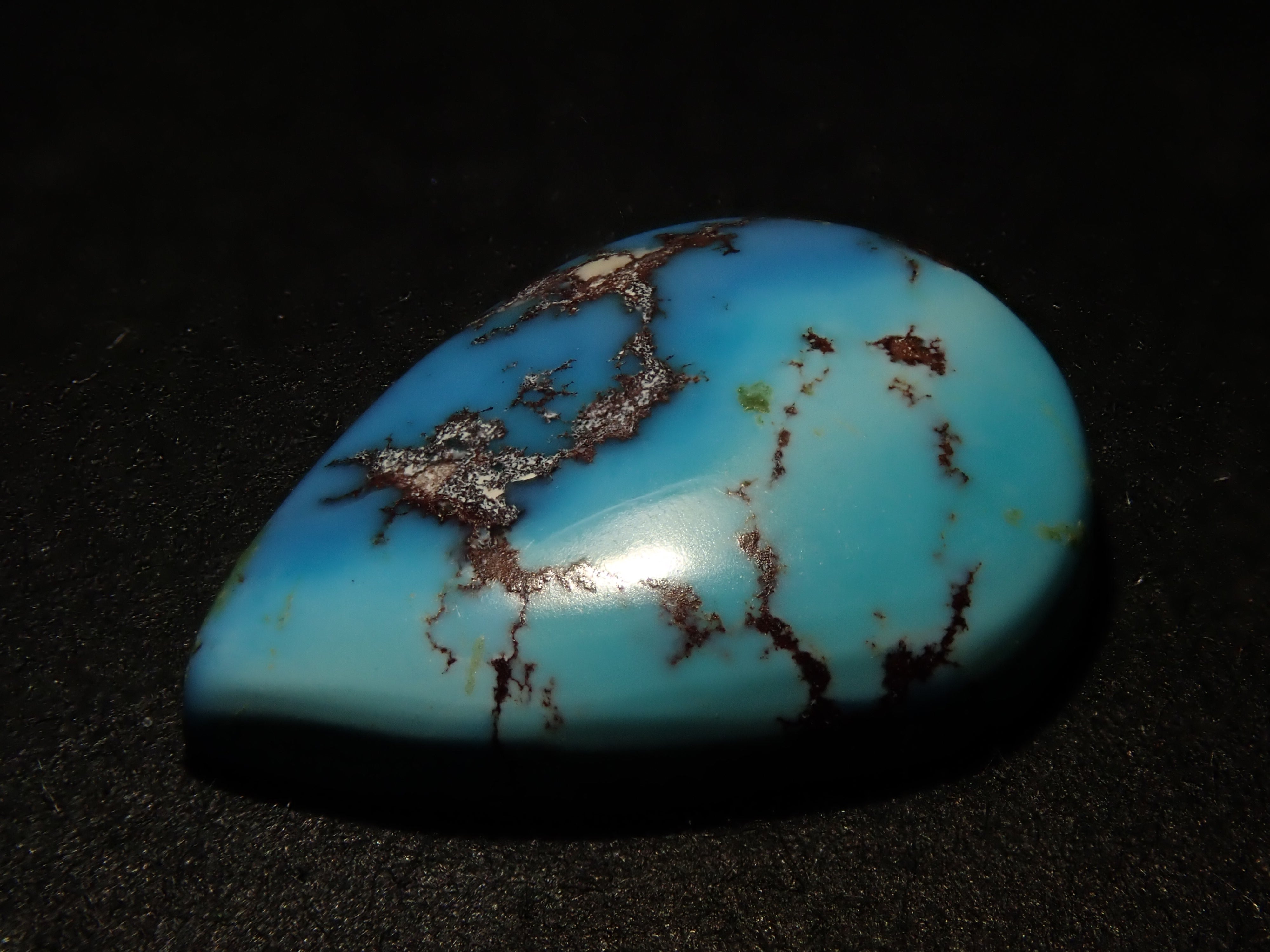 [On Sale at 10 PM on January 28th] 2.882ct Golden Hill Turquoise from Kazakhstan