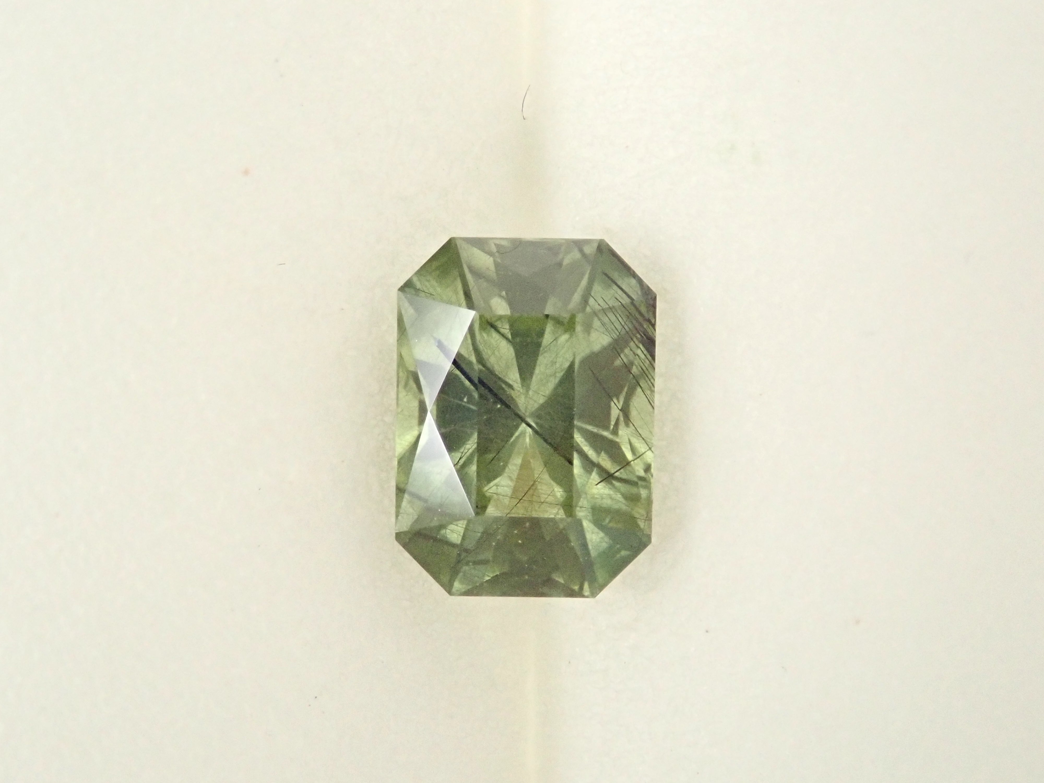 [On Sale at 10 PM on January 27th] Pakistani Ludwigite Peridot 0.915ct Loose Stone