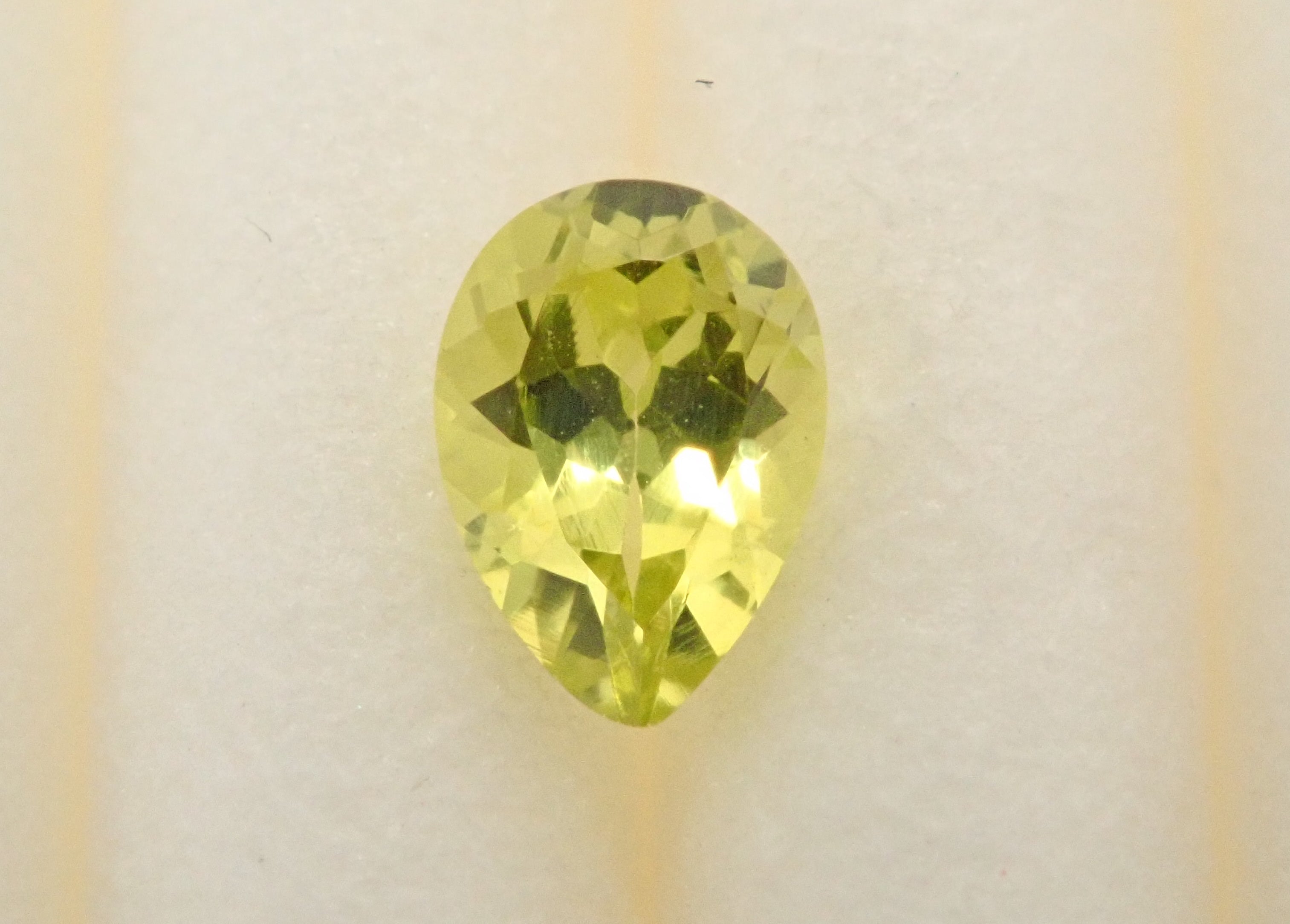 タンザニア産パロットクリソベリル 0.139ctルース