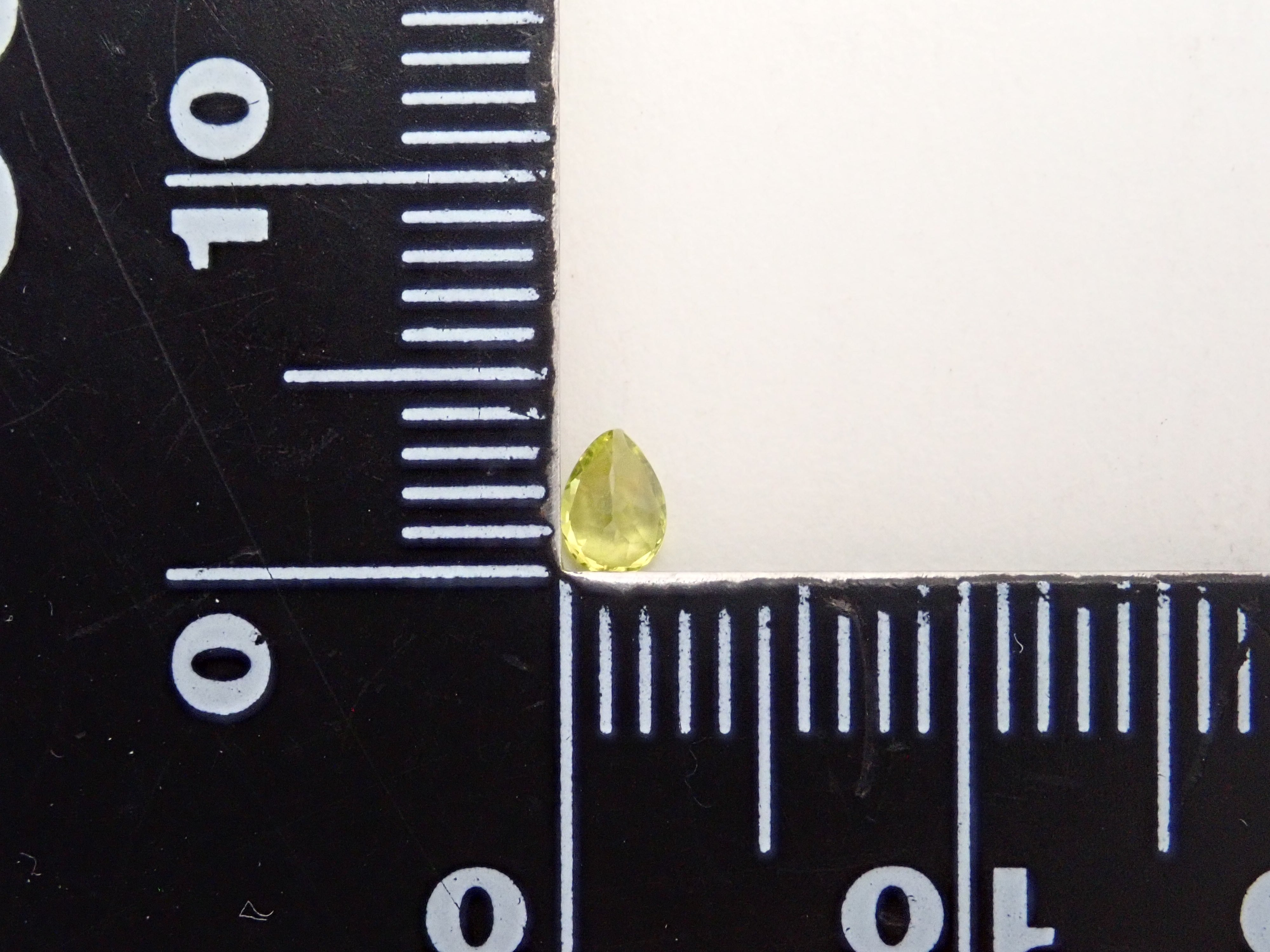 【1/27 22時販売】タンザニア産カナリーイエロークリソベリル 0.139ctルース